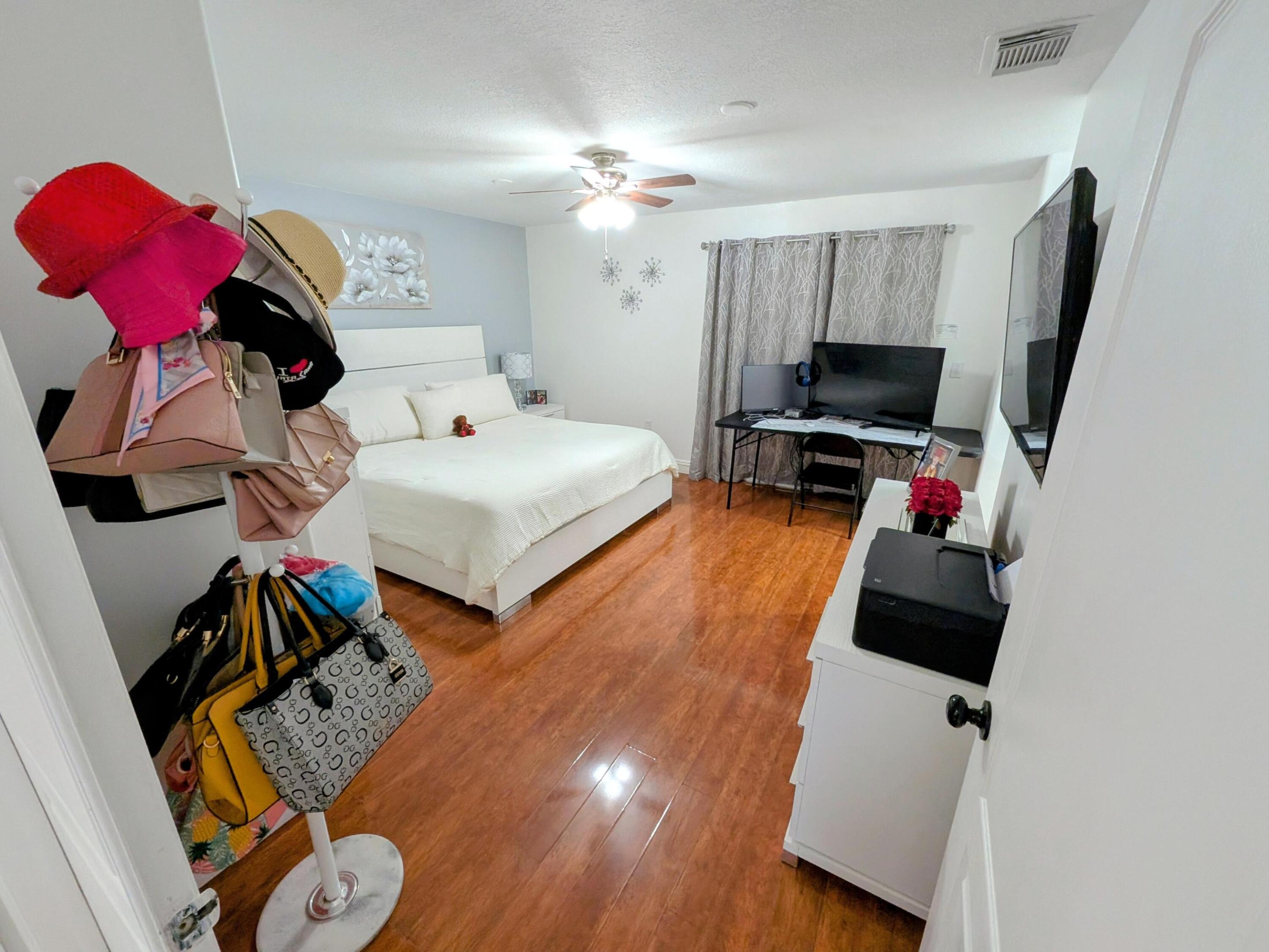 10903 W Okeechobee #201, Hialeah FL 33018