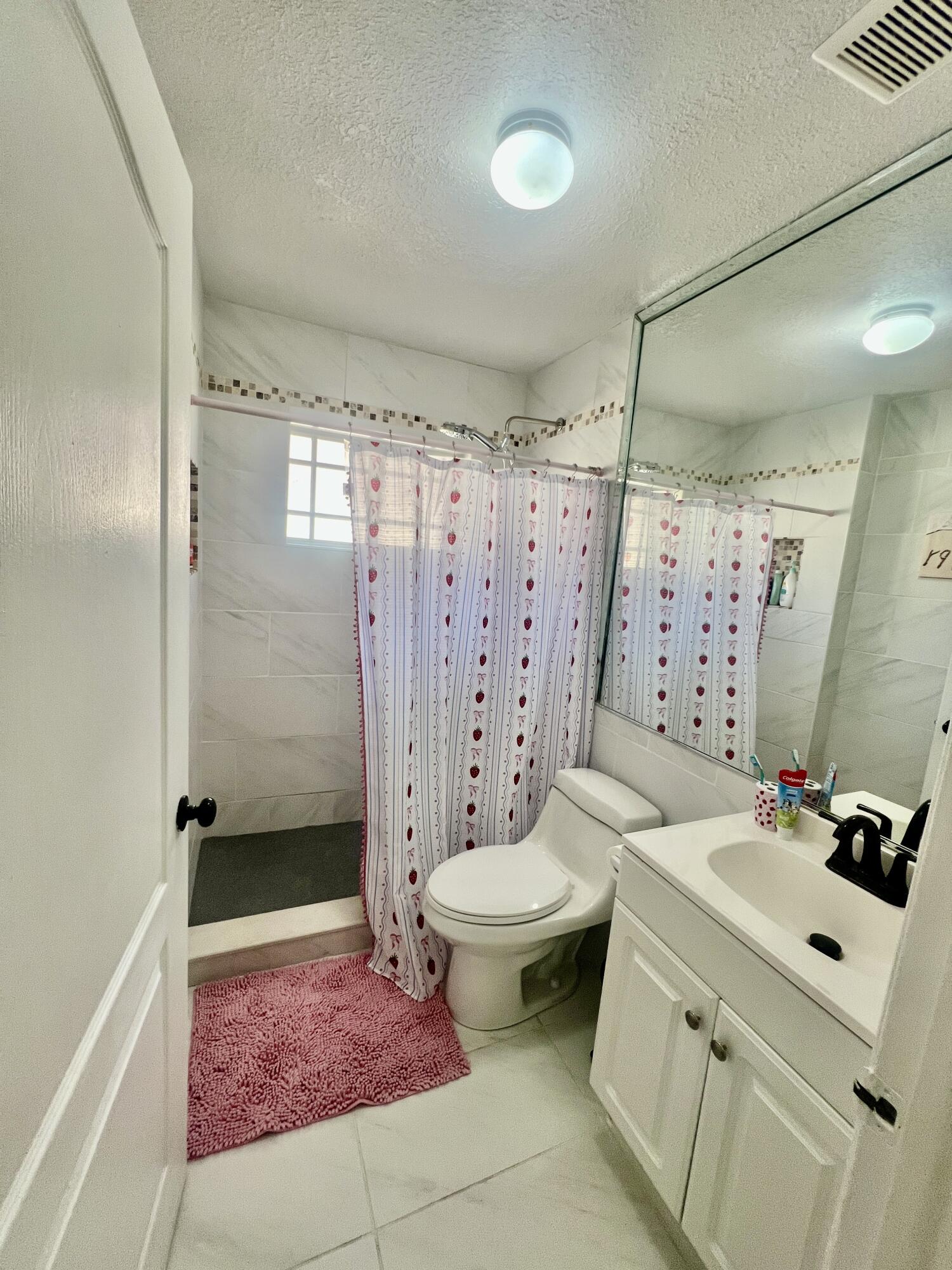 10903 W Okeechobee #201, Hialeah FL 33018