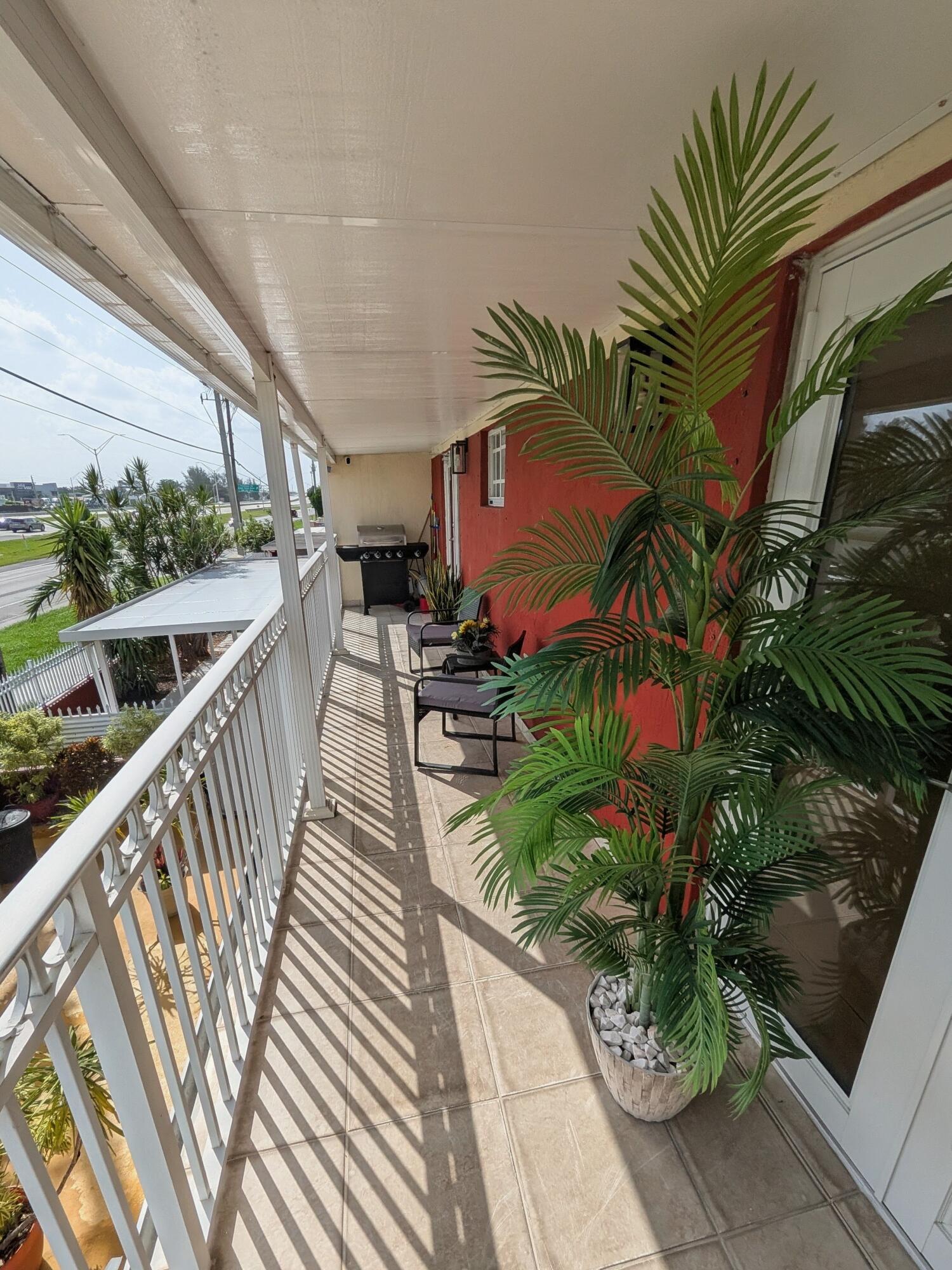 10903 W Okeechobee #201, Hialeah FL 33018