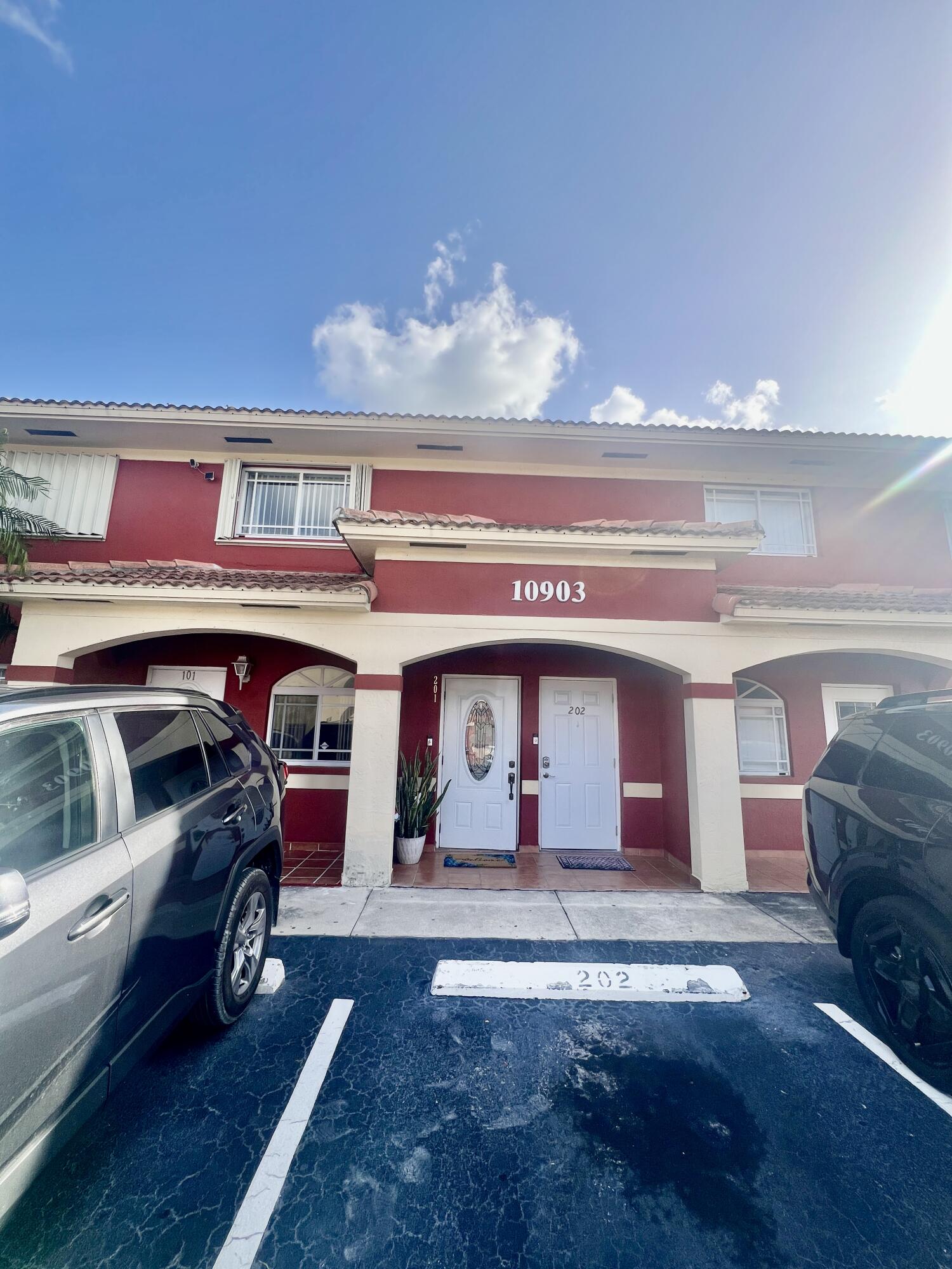 10903 W Okeechobee #201, Hialeah FL 33018