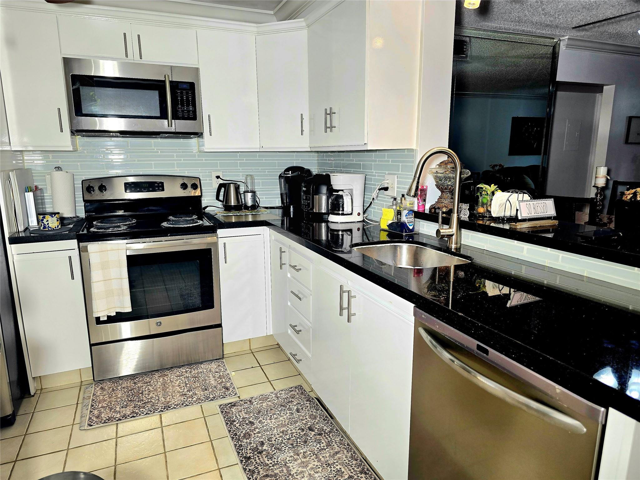 2002 Granada #K3, Coconut Creek FL 33066