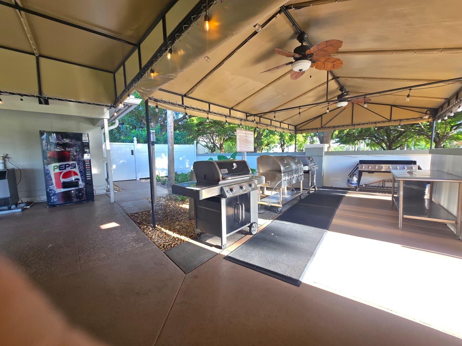 2002 Granada #K3, Coconut Creek FL 33066