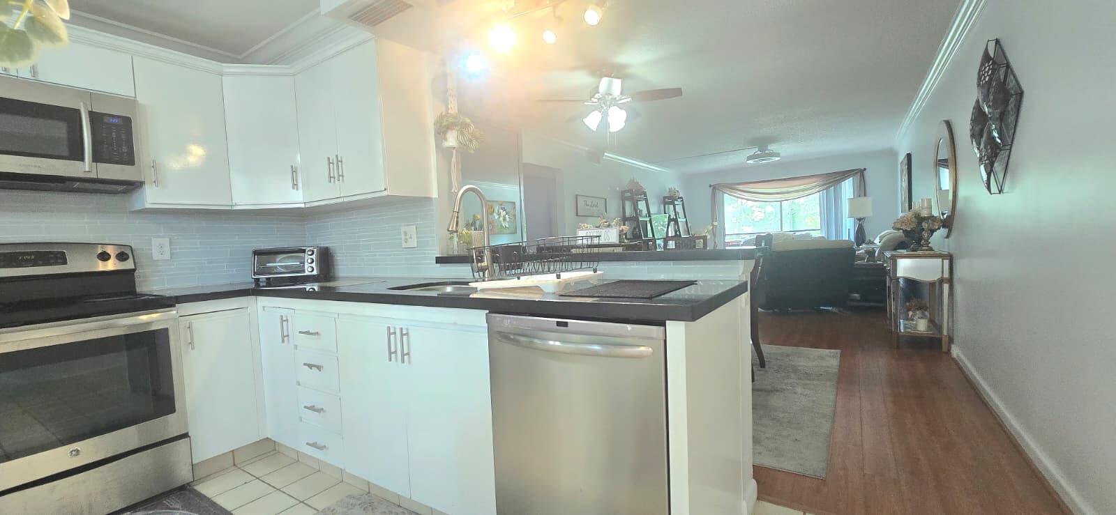 2002 Granada #K3, Coconut Creek FL 33066