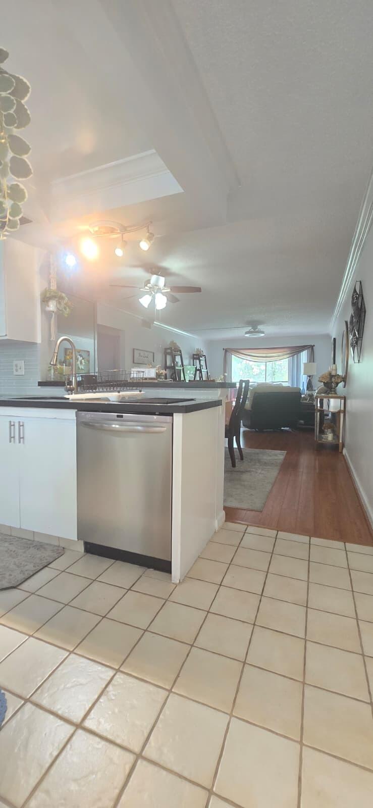 2002 Granada #K3, Coconut Creek FL 33066