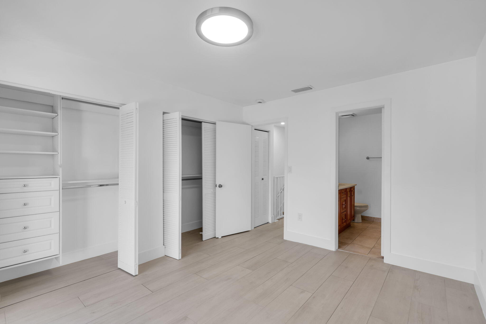 5750 Turin #206, Coral Gables FL 33146