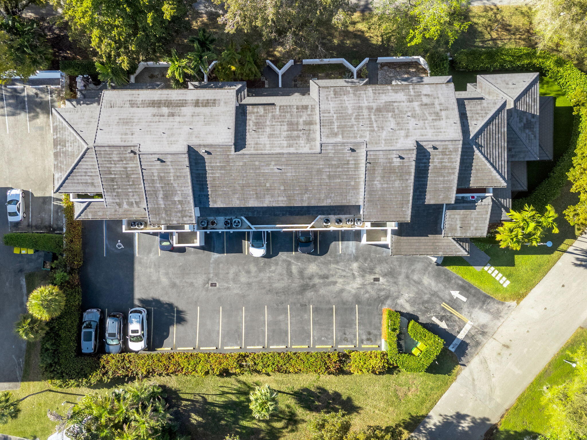 5750 Turin #206, Coral Gables FL 33146