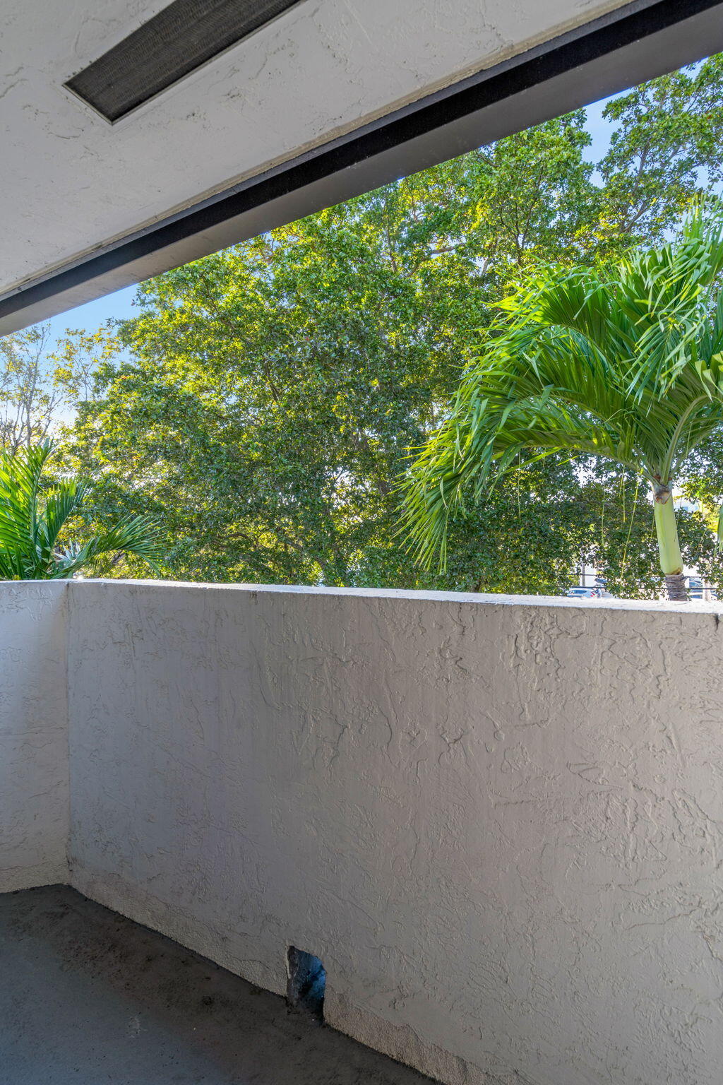 5750 Turin #206, Coral Gables FL 33146