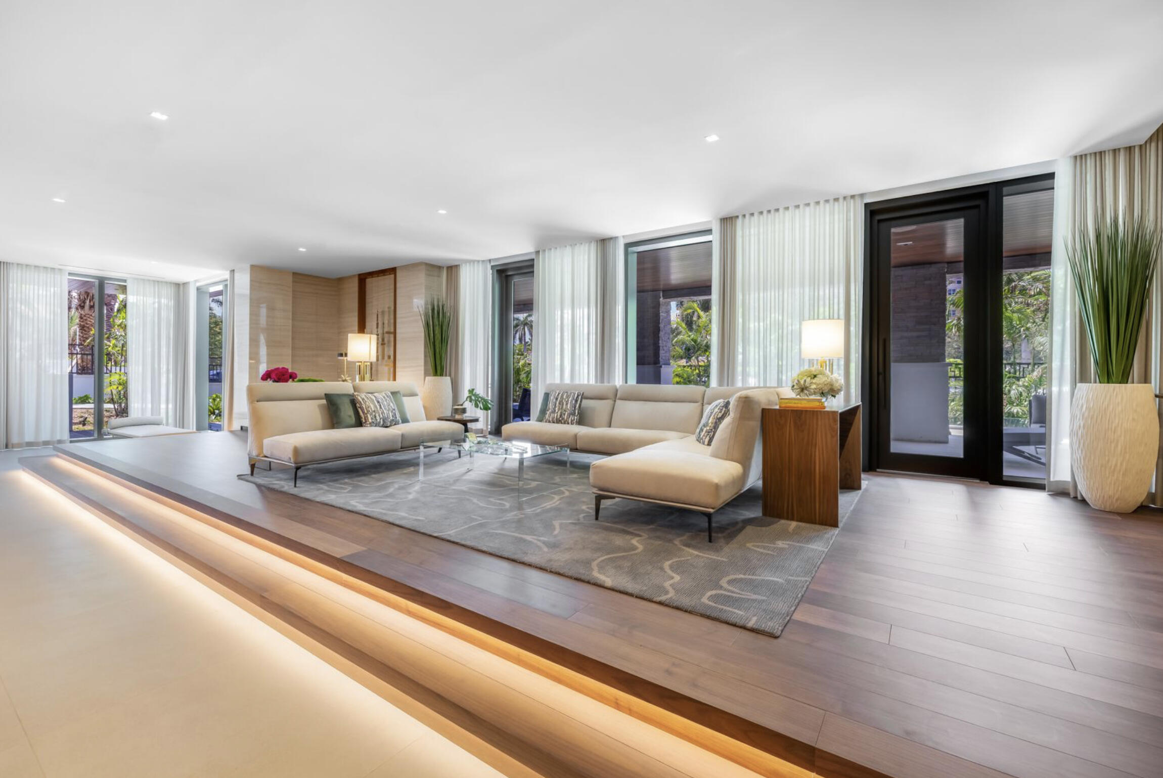 220 SE Mizner #205, Boca Raton FL 33432