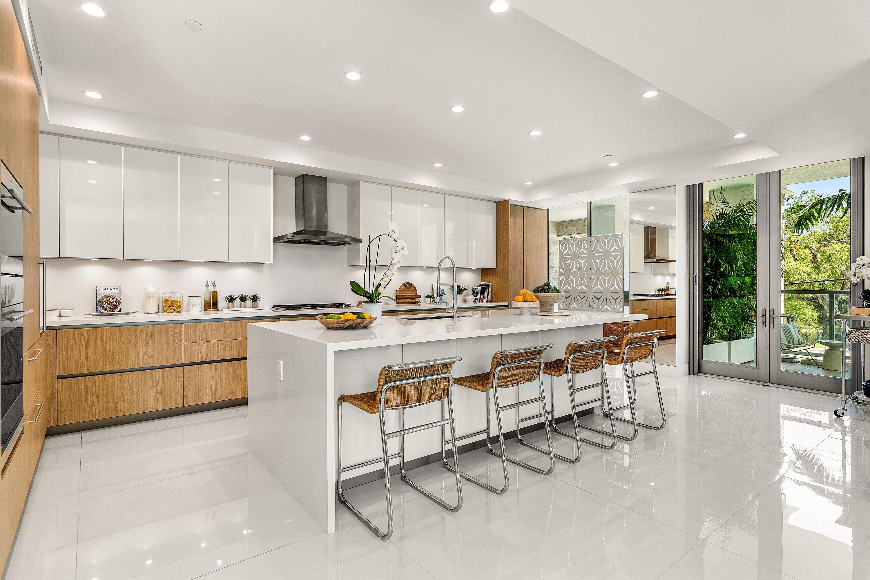 475 E Royal Palm #206, Boca Raton FL 33432