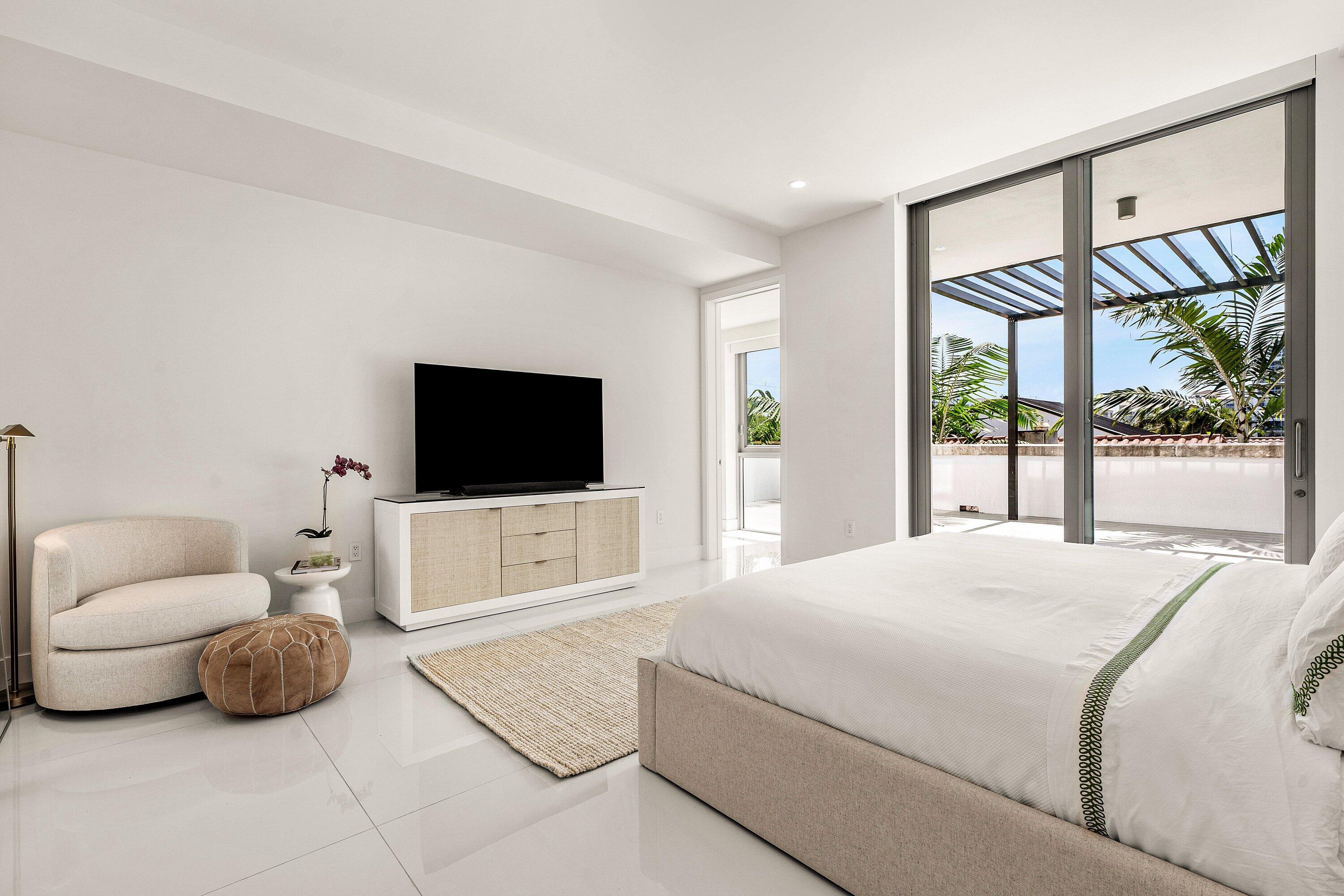 475 E Royal Palm #206, Boca Raton FL 33432
