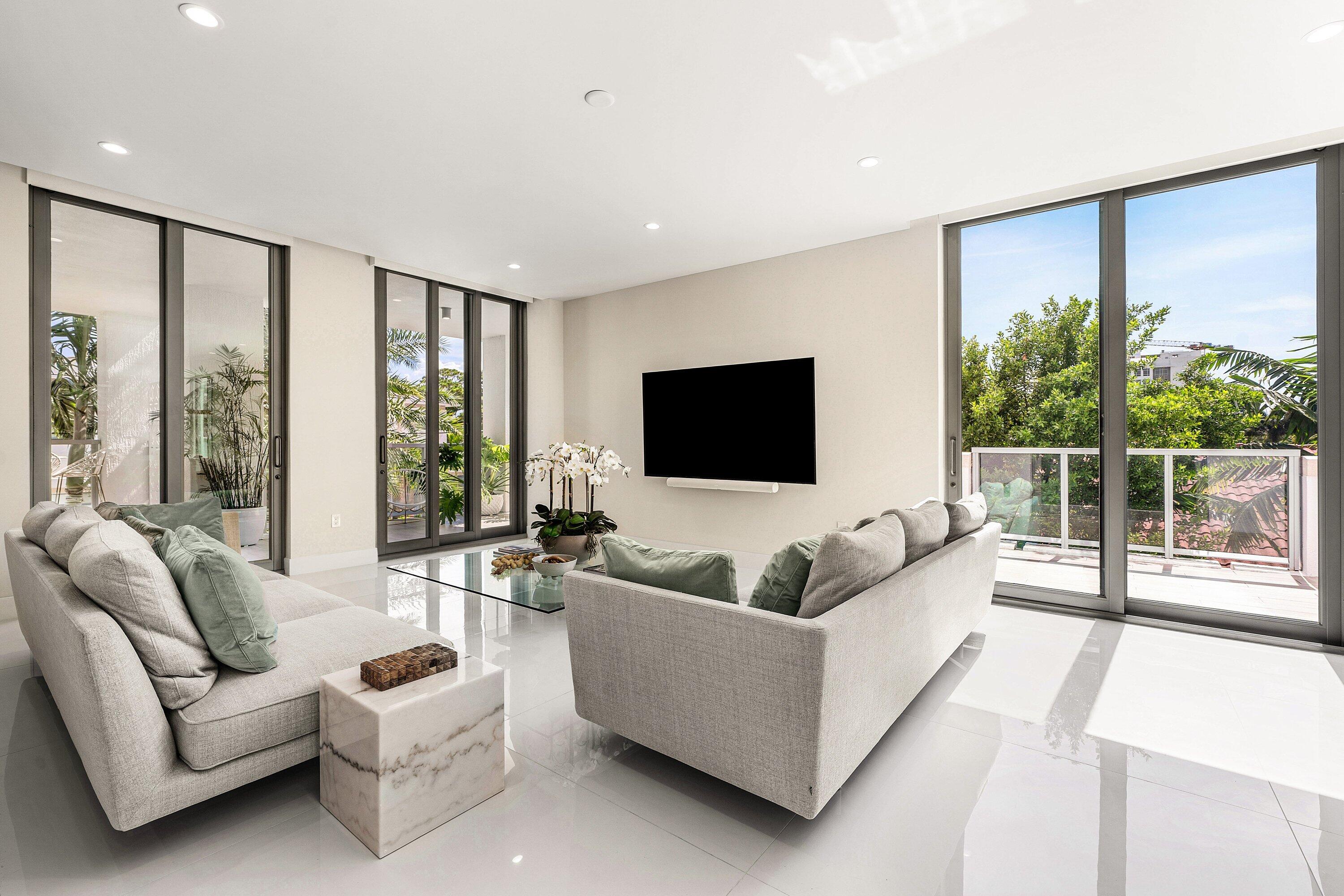 475 E Royal Palm #206, Boca Raton FL 33432