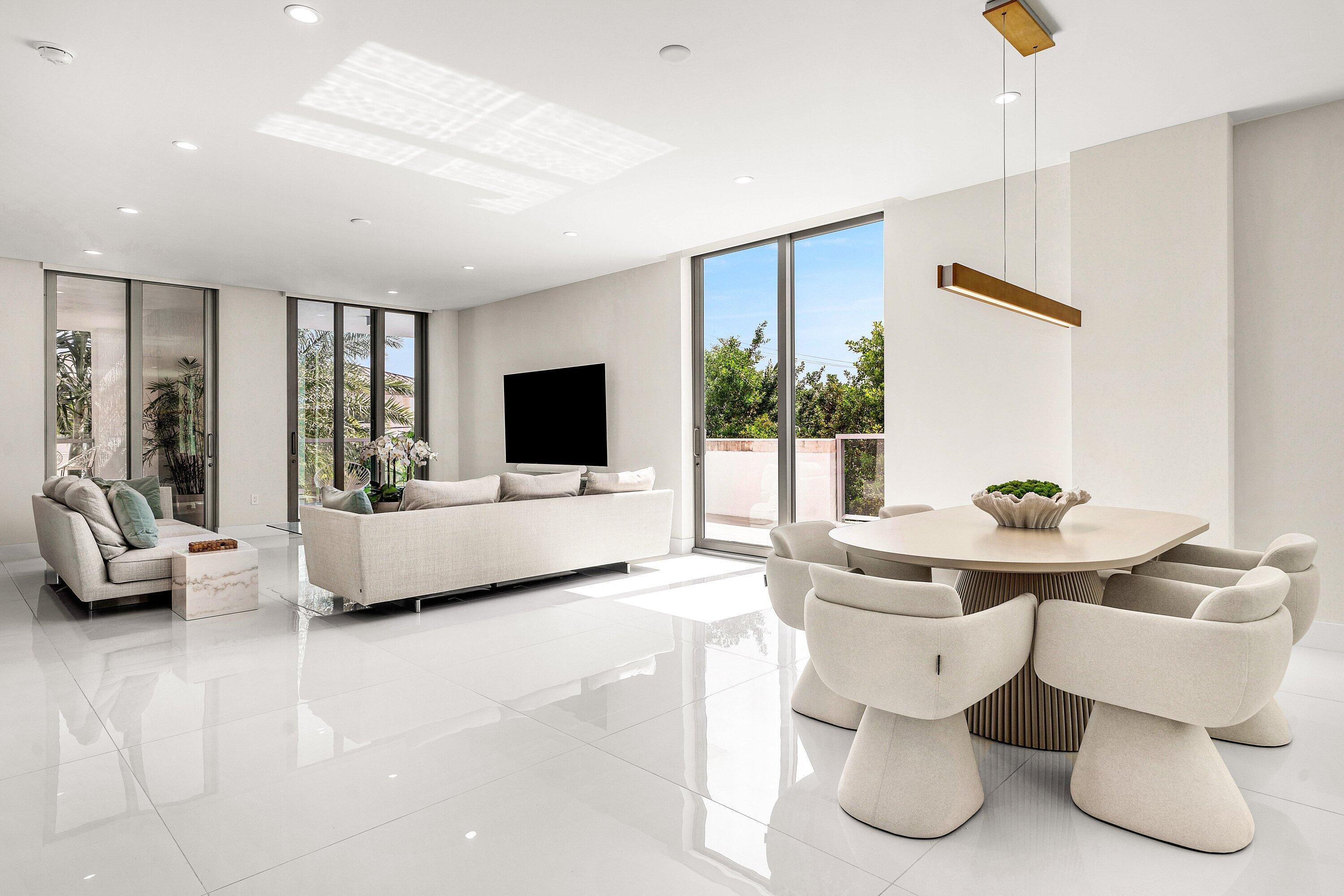 475 E Royal Palm #206, Boca Raton FL 33432