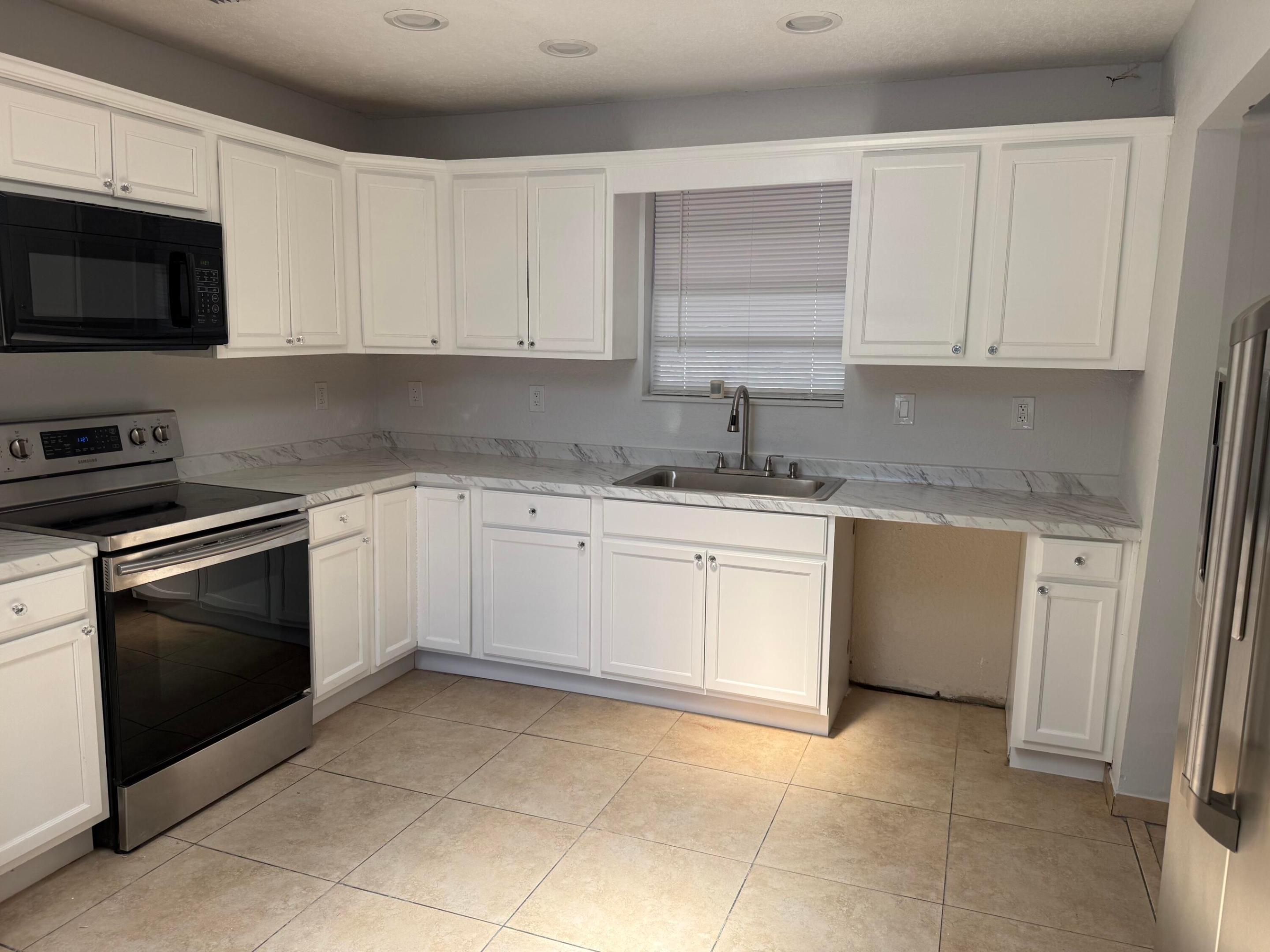 3830 Davis, Palm Springs FL 33461