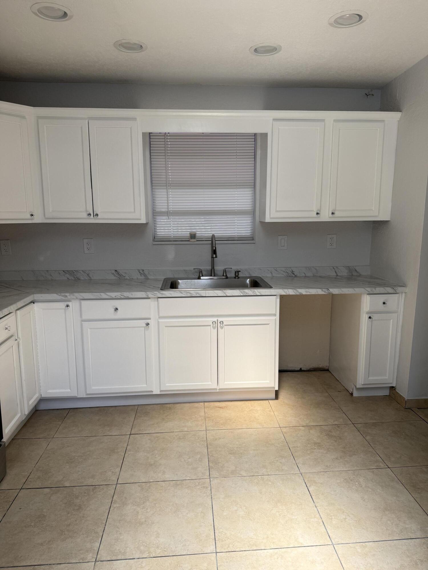 3830 Davis, Palm Springs FL 33461