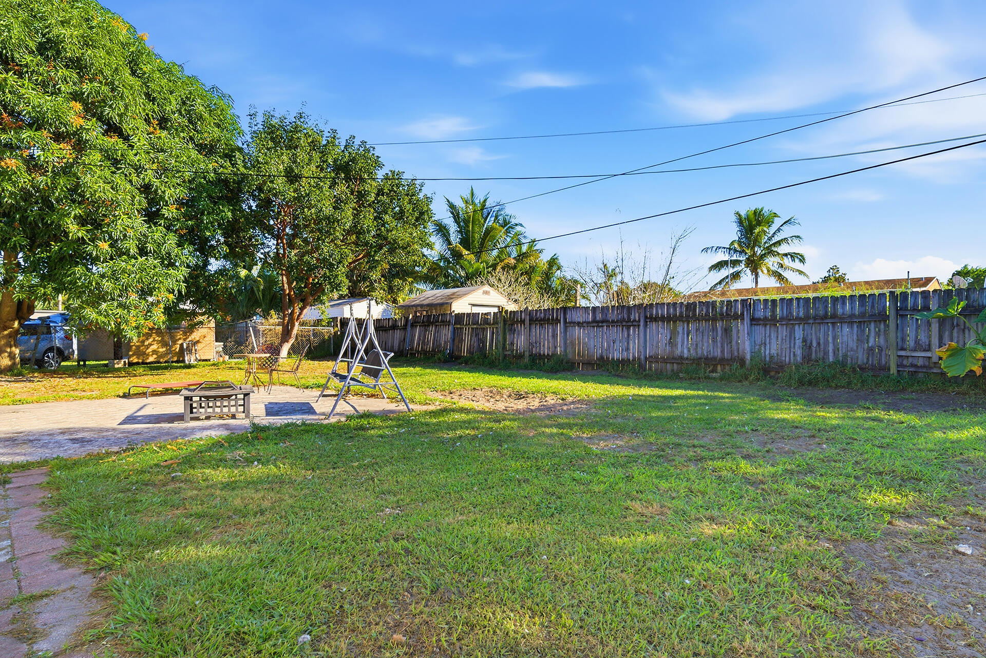 333 Mid Pines, Palm Springs FL 33461