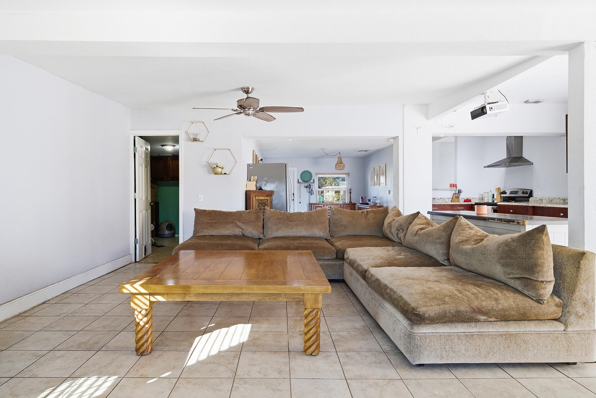 333 Mid Pines, Palm Springs FL 33461