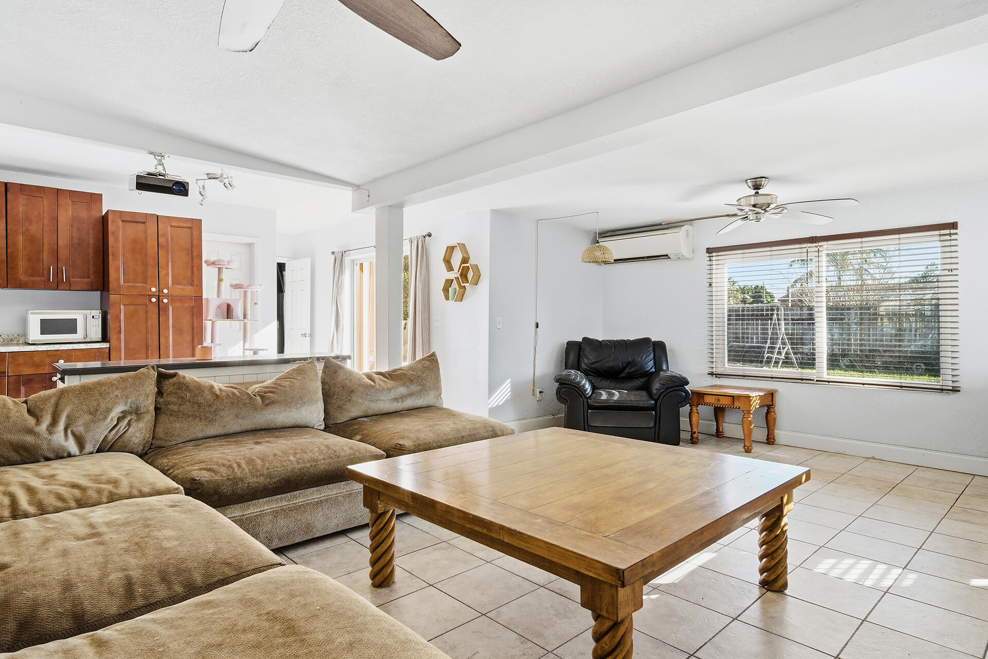 333 Mid Pines, Palm Springs FL 33461