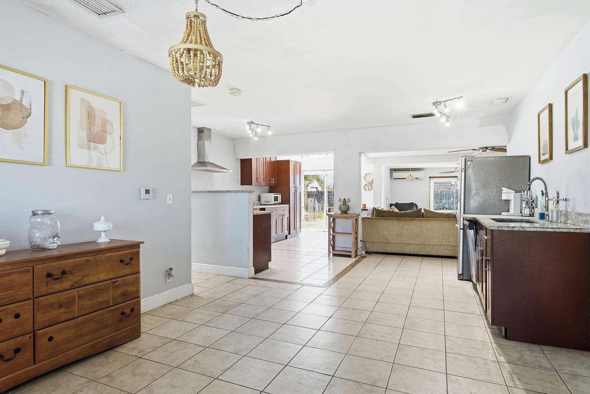 333 Mid Pines, Palm Springs FL 33461