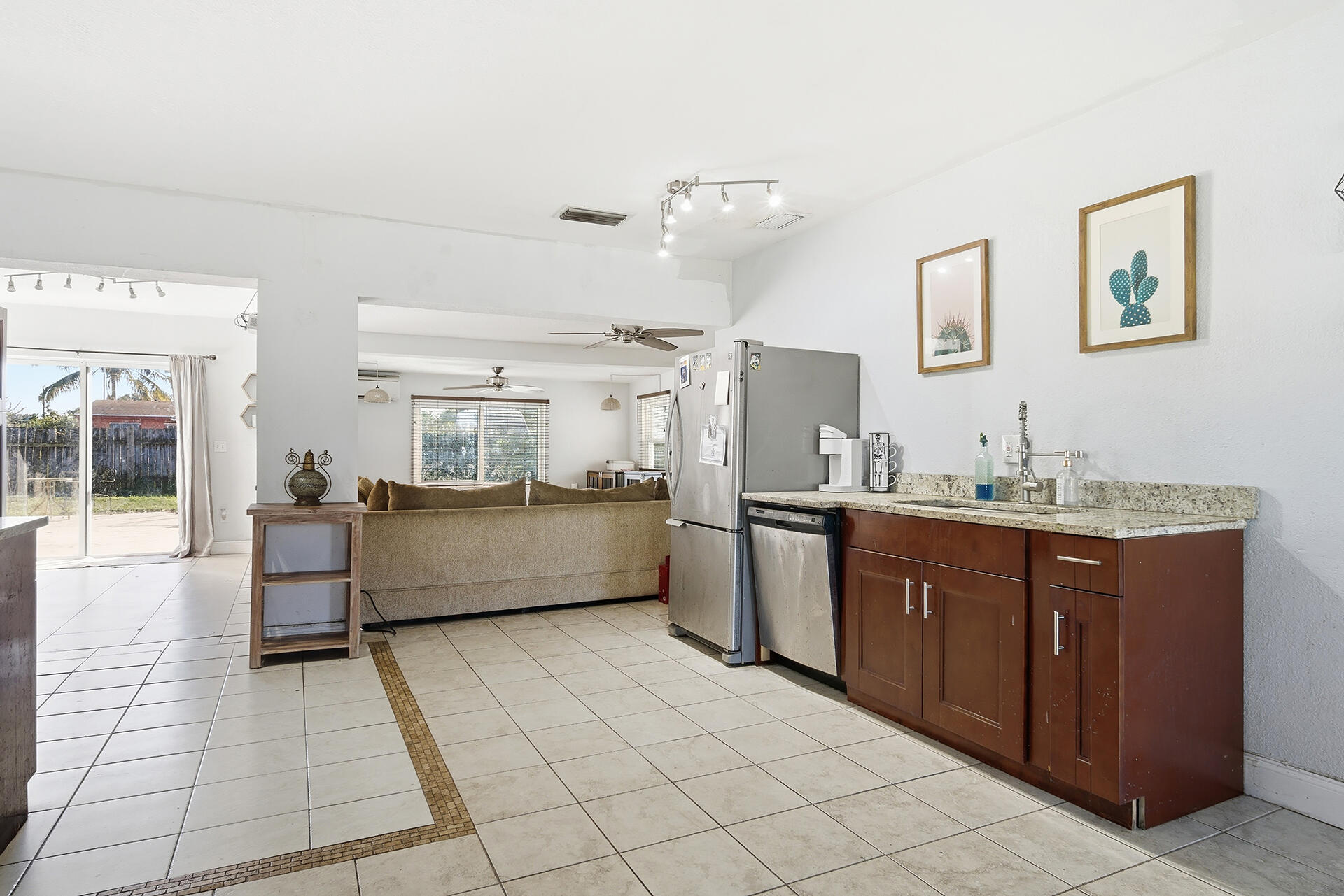 333 Mid Pines, Palm Springs FL 33461
