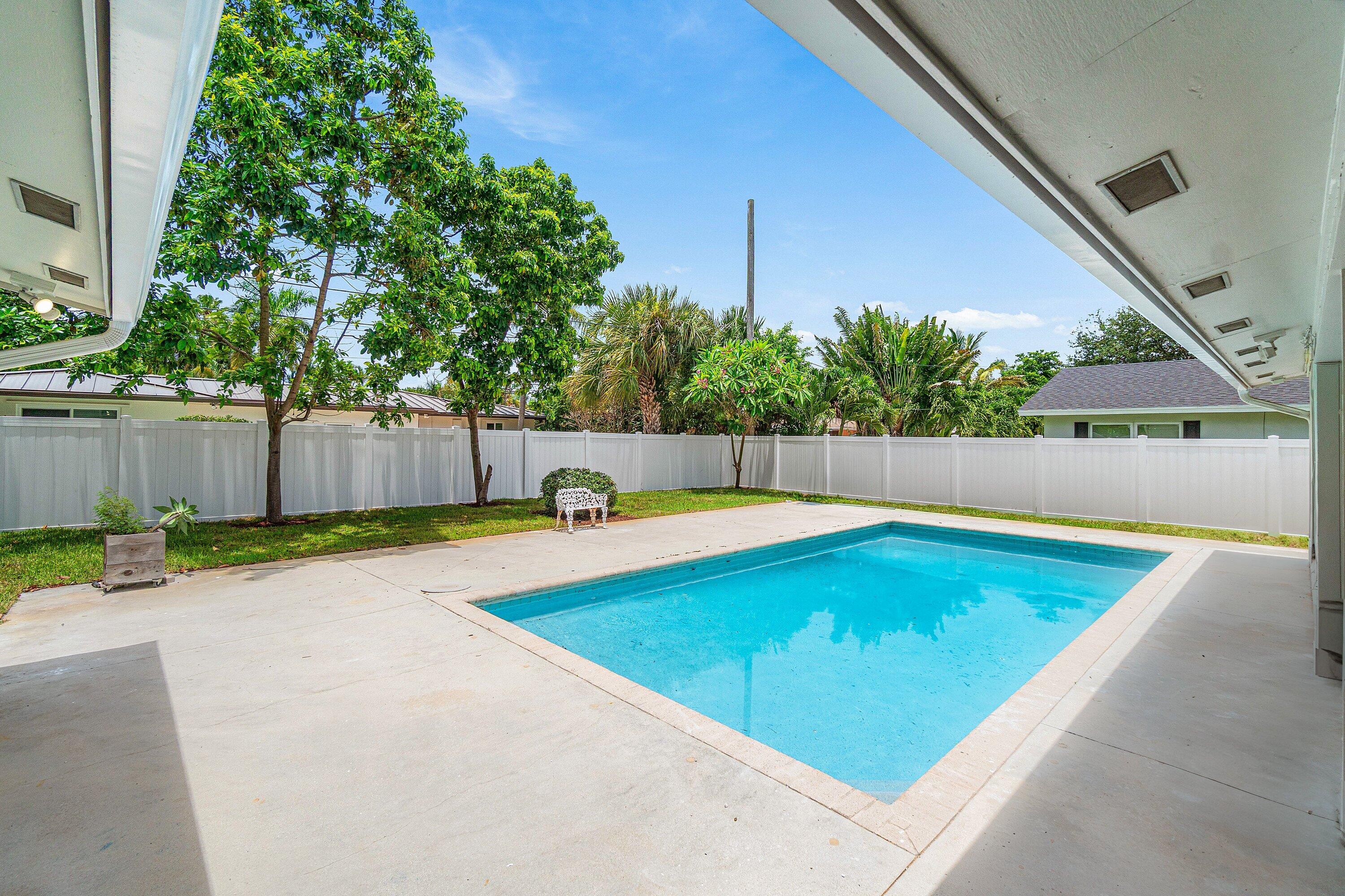 723 SW 27th, Boynton Beach FL 33435