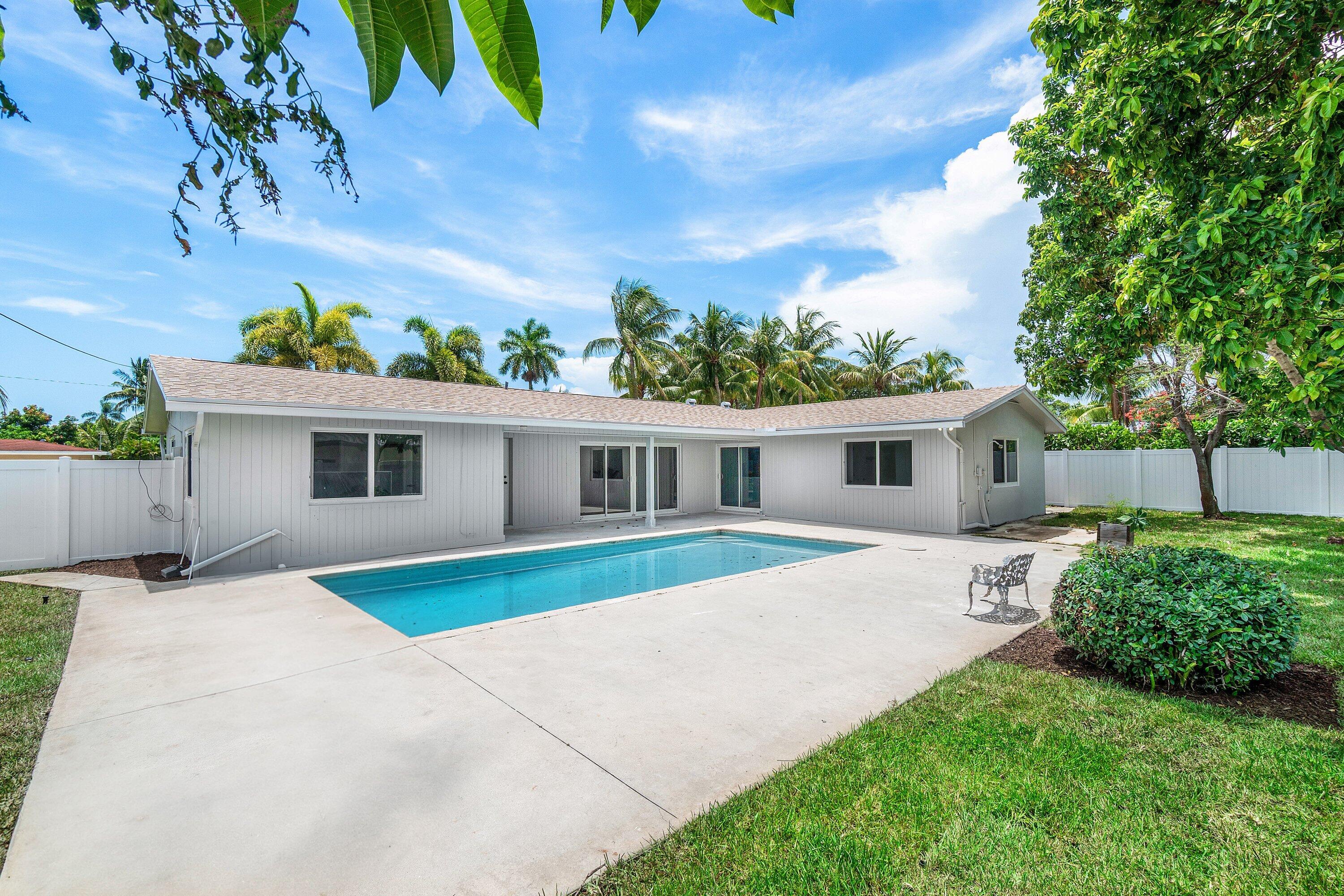 723 SW 27th, Boynton Beach FL 33435