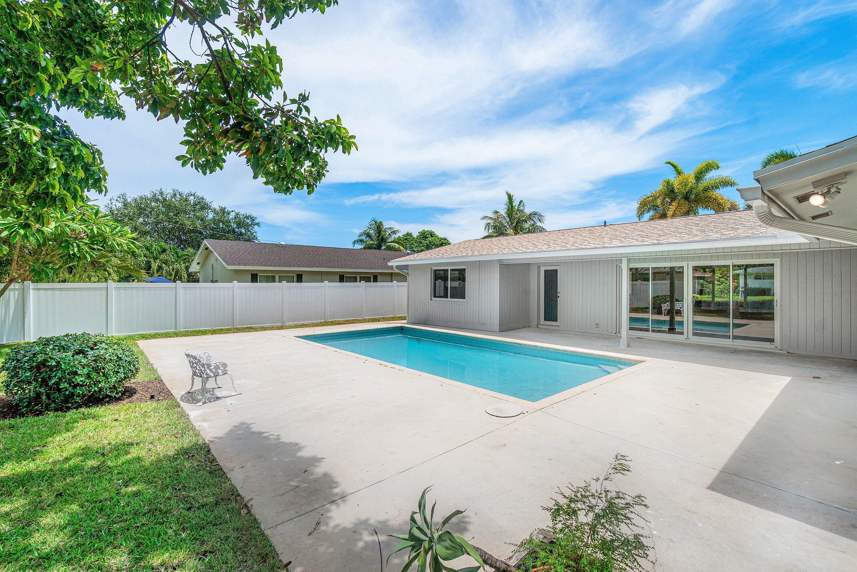 723 SW 27th, Boynton Beach FL 33435