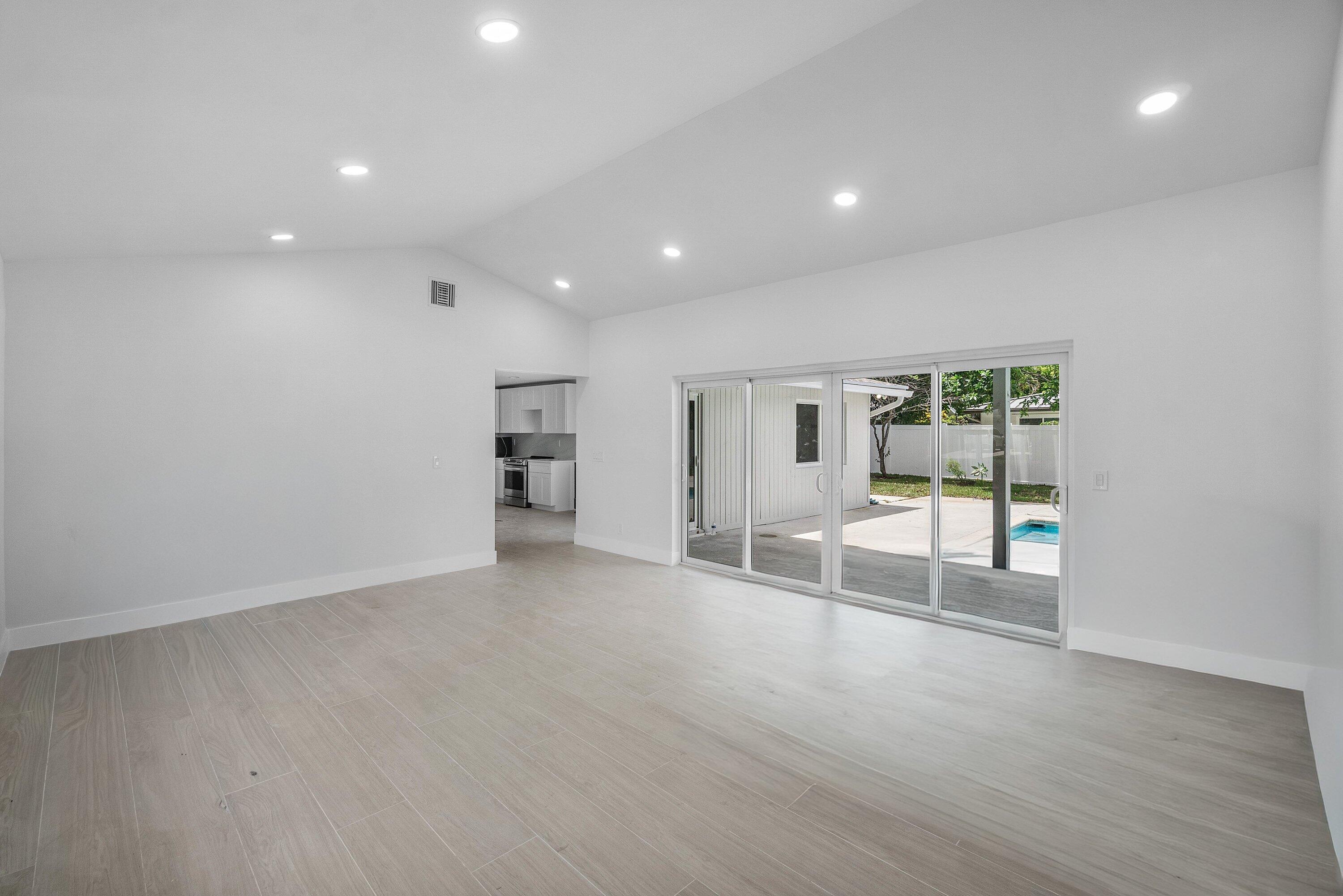 723 SW 27th, Boynton Beach FL 33435
