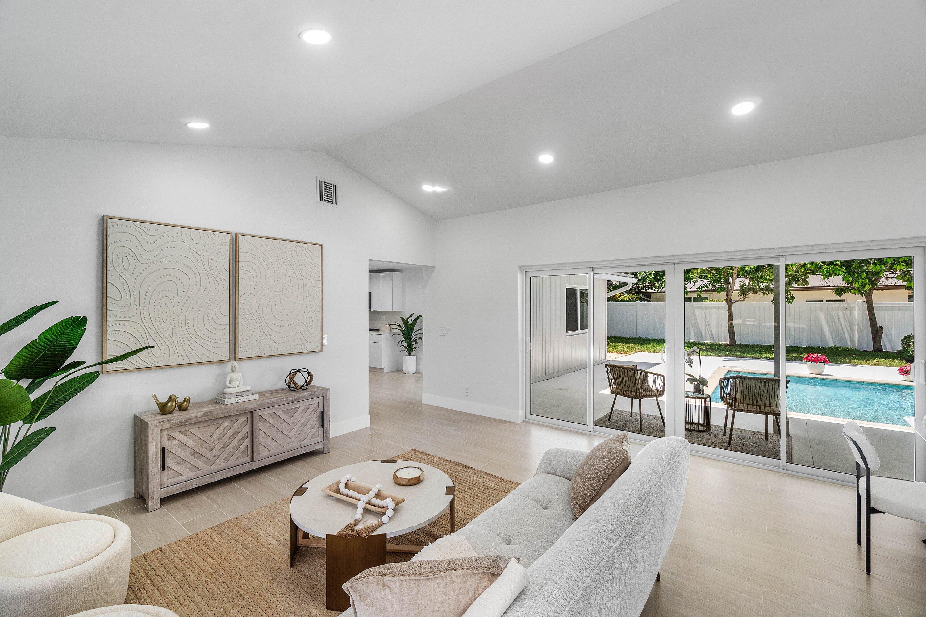723 SW 27th, Boynton Beach FL 33435