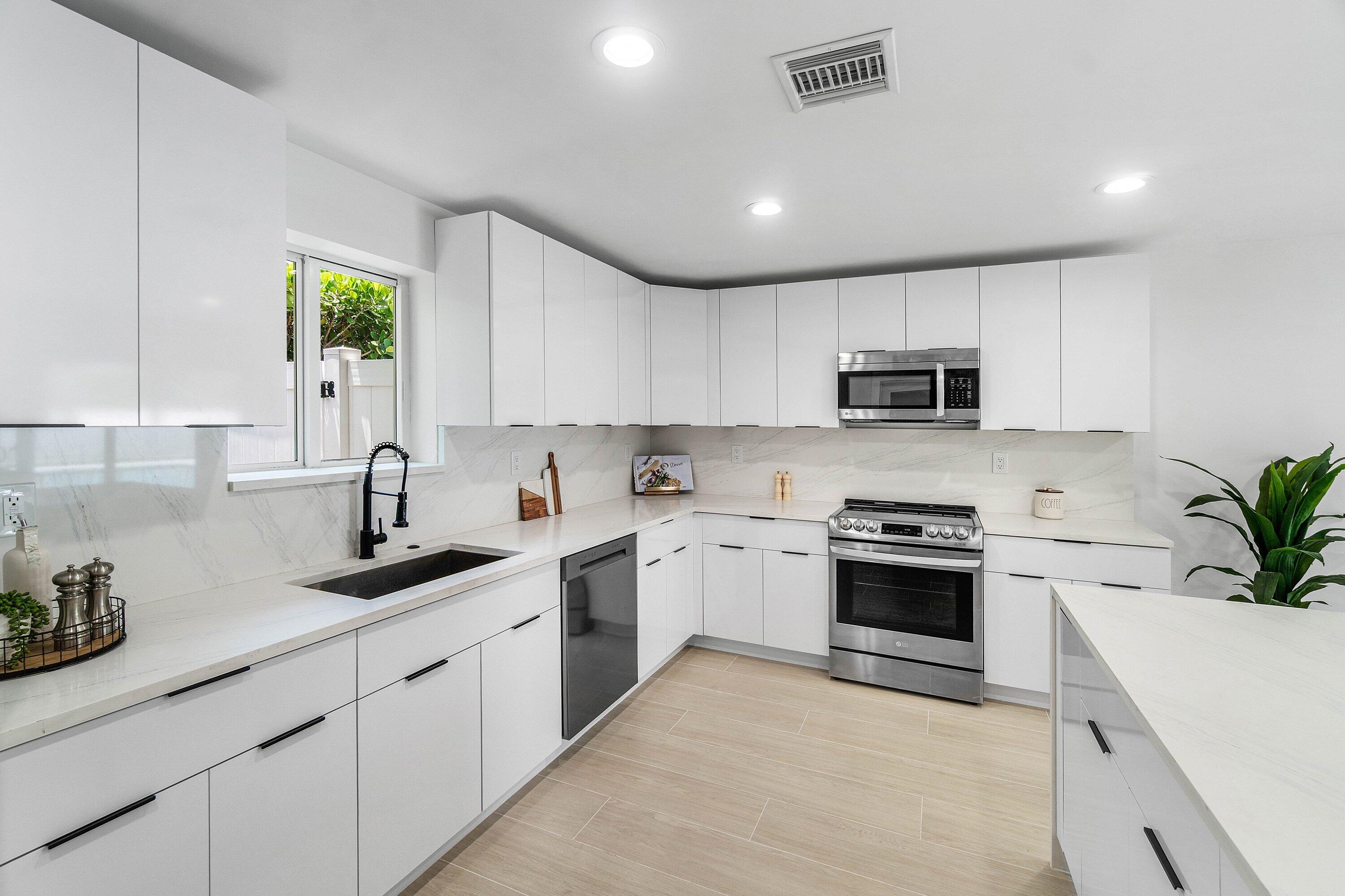 723 SW 27th, Boynton Beach FL 33435