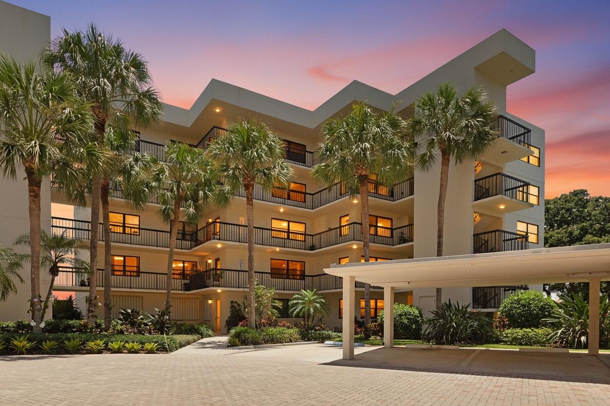 374 Golfview #205, North Palm Beach FL 33408