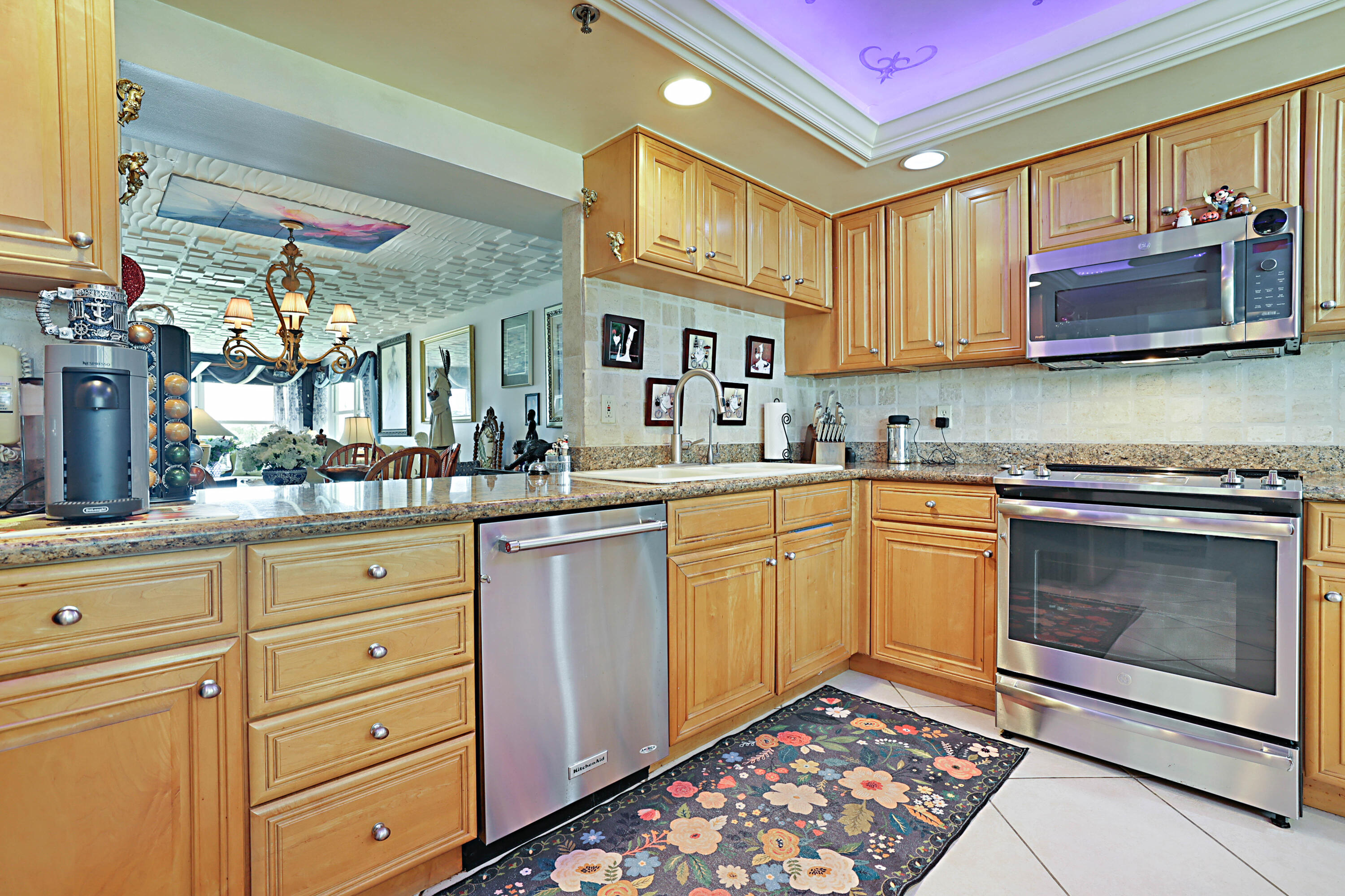 374 Golfview #205, North Palm Beach FL 33408