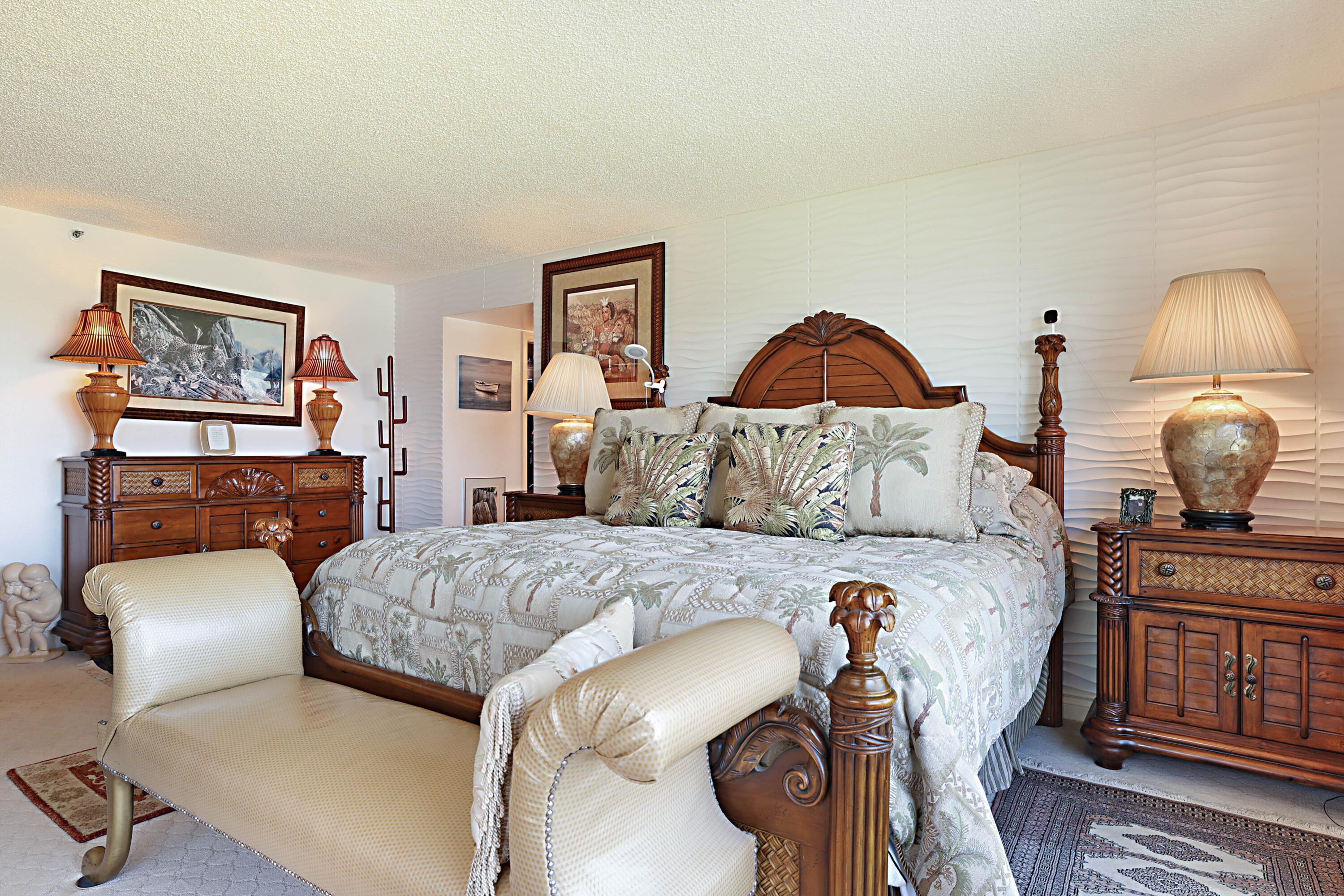 374 Golfview #205, North Palm Beach FL 33408