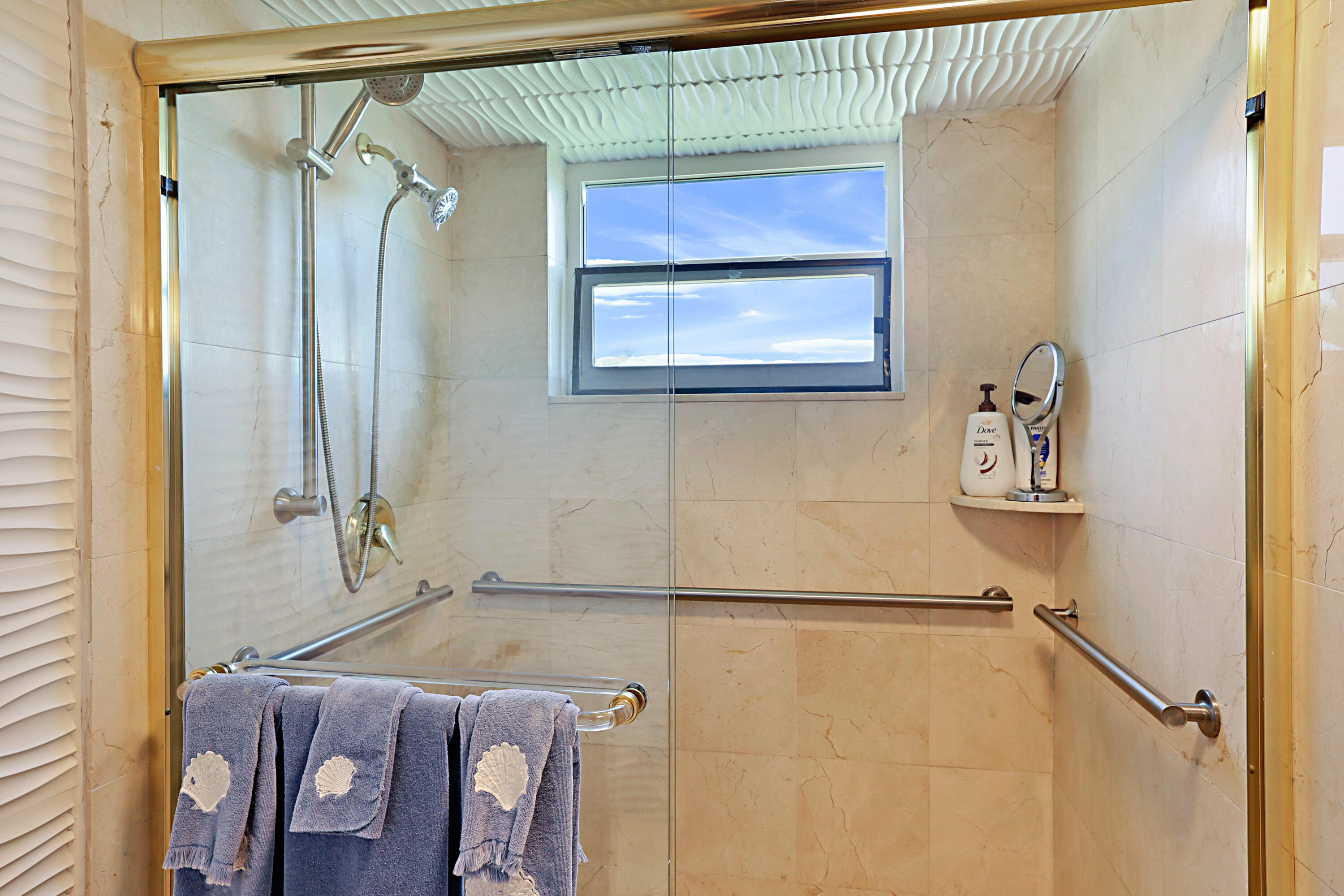 374 Golfview #205, North Palm Beach FL 33408