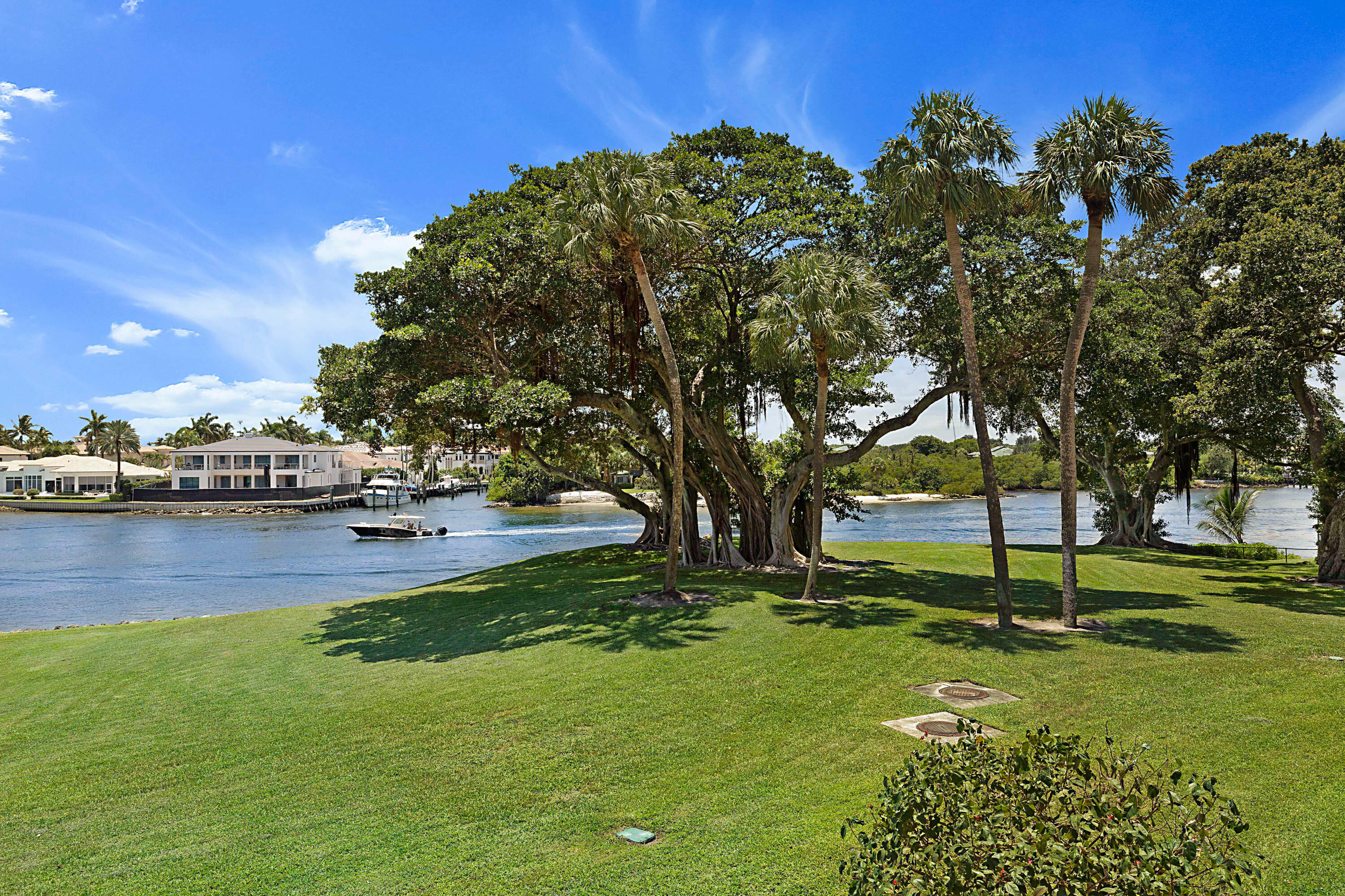 374 Golfview #205, North Palm Beach FL 33408