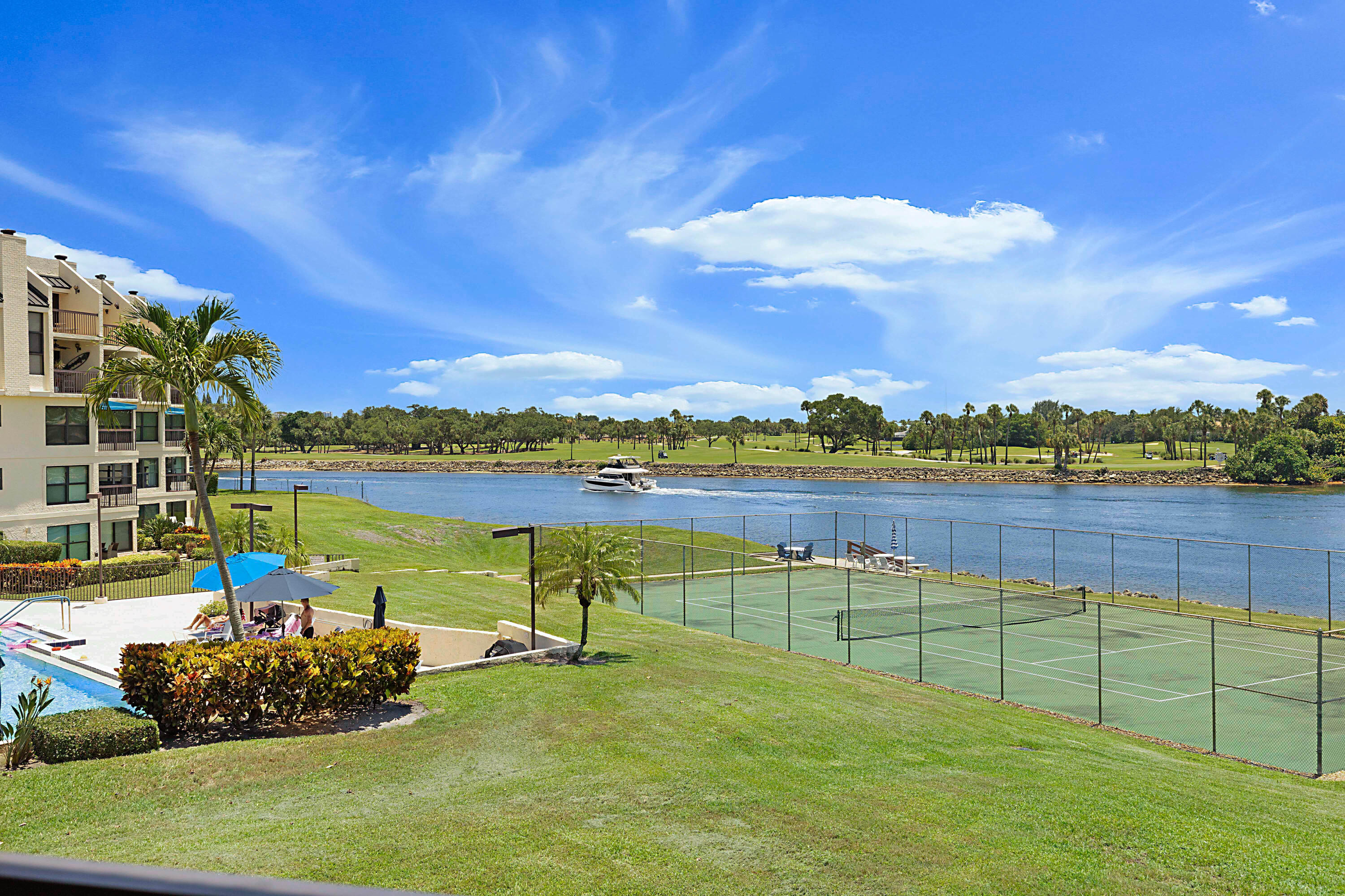 374 Golfview #205, North Palm Beach FL 33408