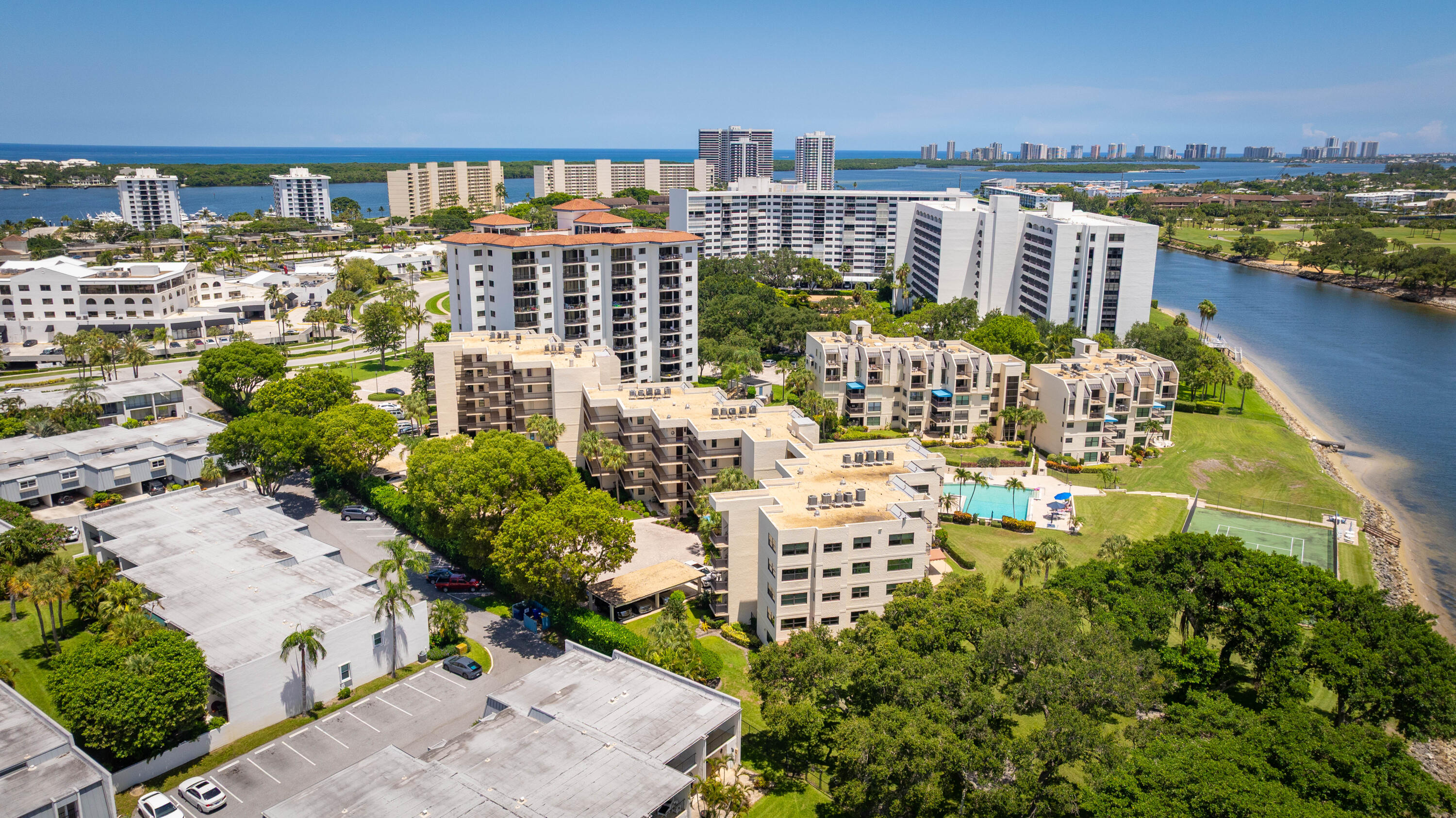 374 Golfview #205, North Palm Beach FL 33408