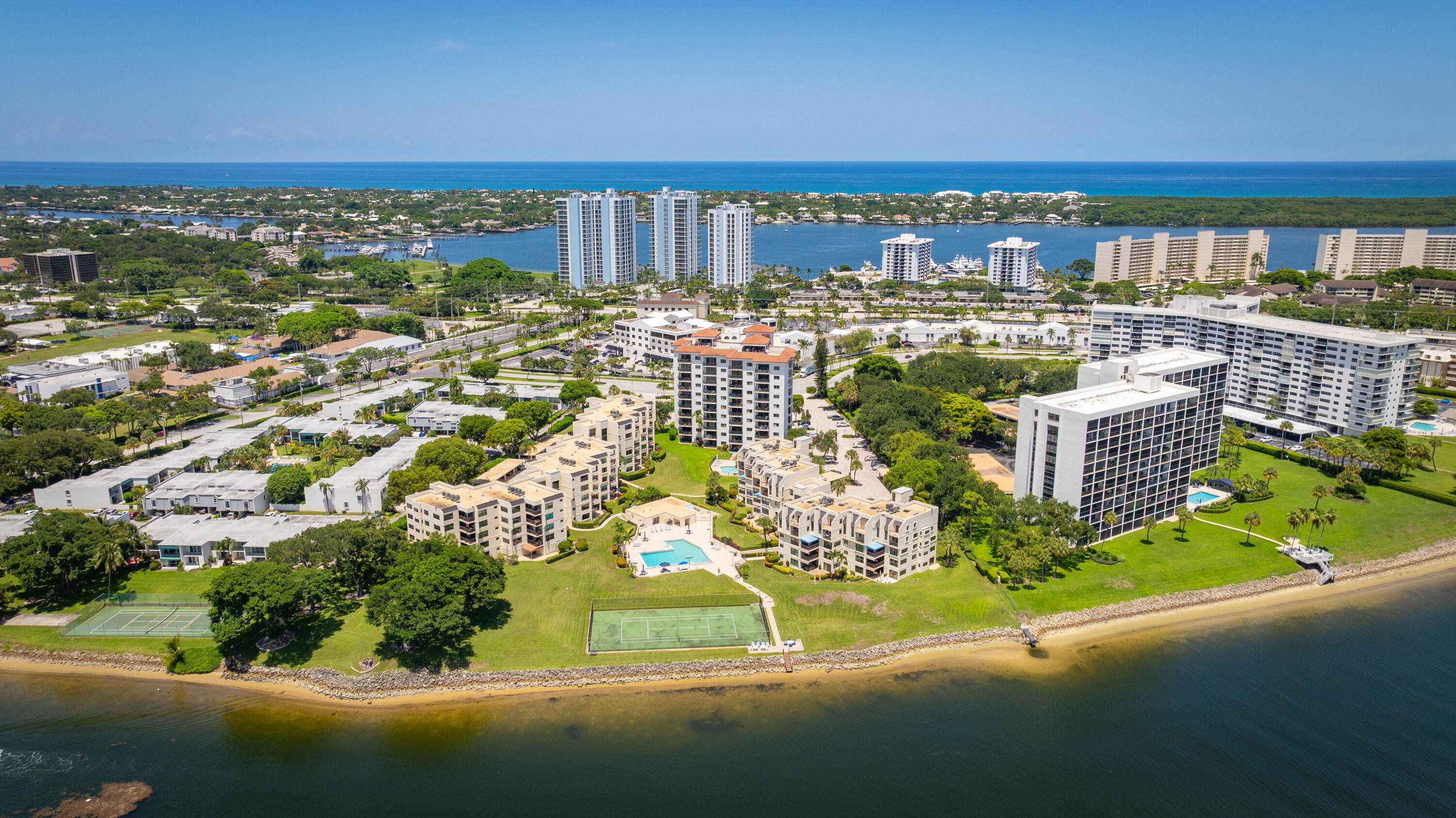 374 Golfview #205, North Palm Beach FL 33408