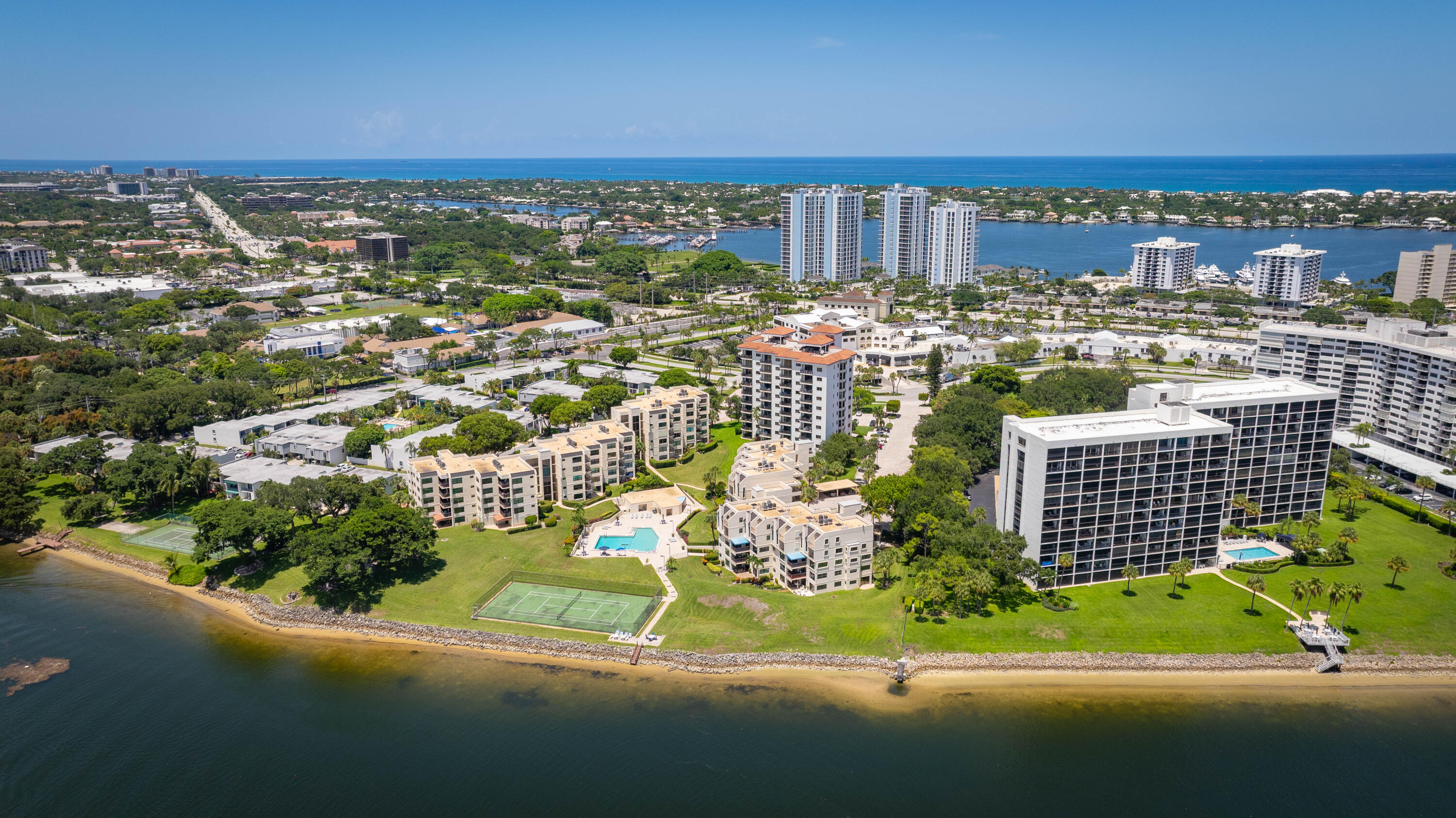 374 Golfview #205, North Palm Beach FL 33408