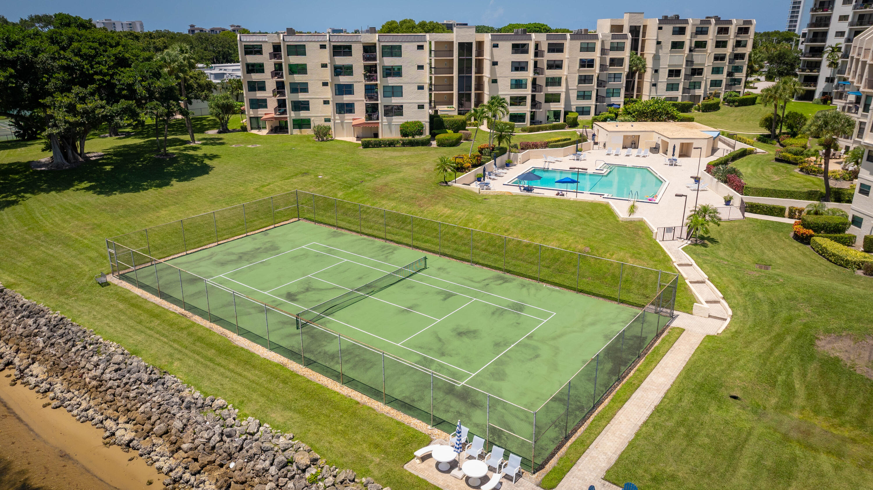 374 Golfview #205, North Palm Beach FL 33408