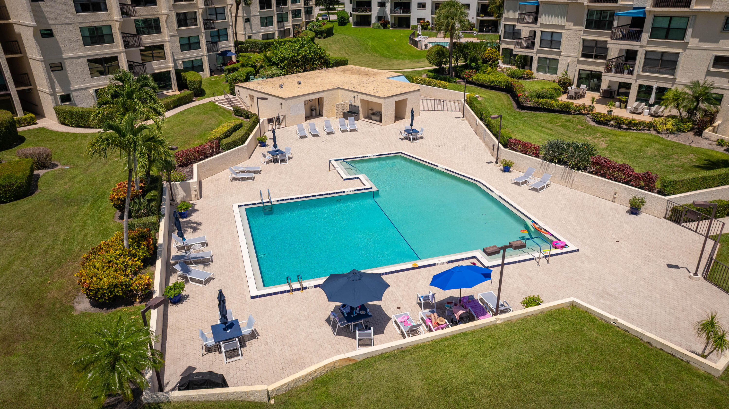 374 Golfview #205, North Palm Beach FL 33408
