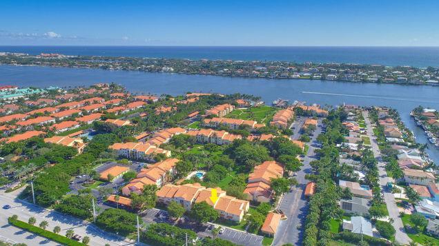 123 Yacht Club #207, Hypoluxo FL 33462