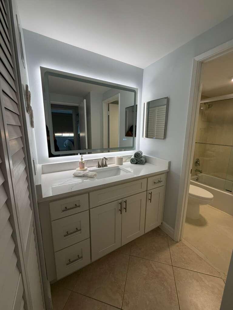 123 Yacht Club #207, Hypoluxo FL 33462