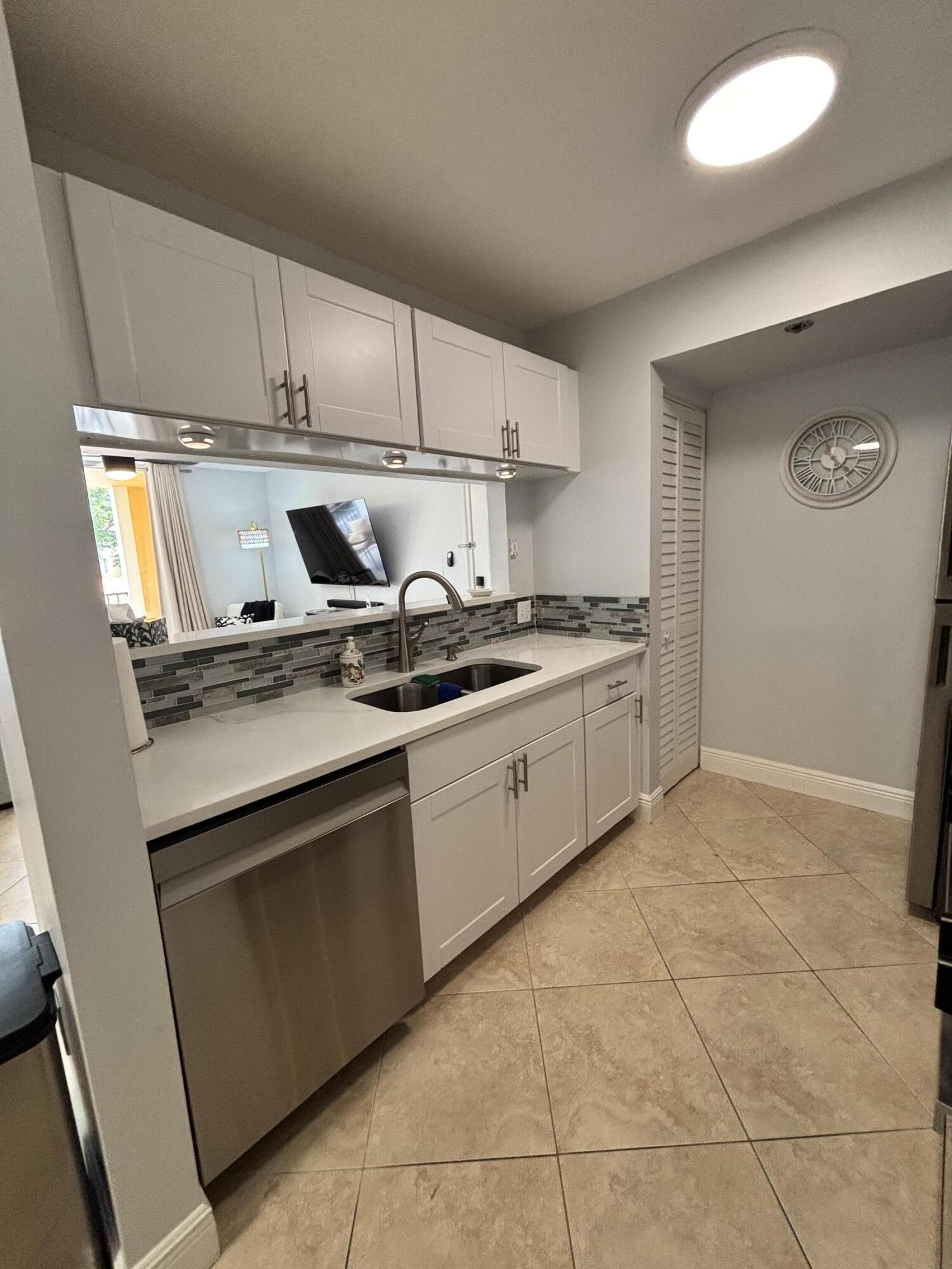 123 Yacht Club #207, Hypoluxo FL 33462