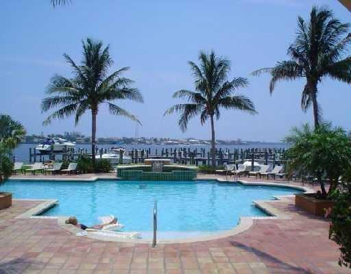 123 Yacht Club #207, Hypoluxo FL 33462