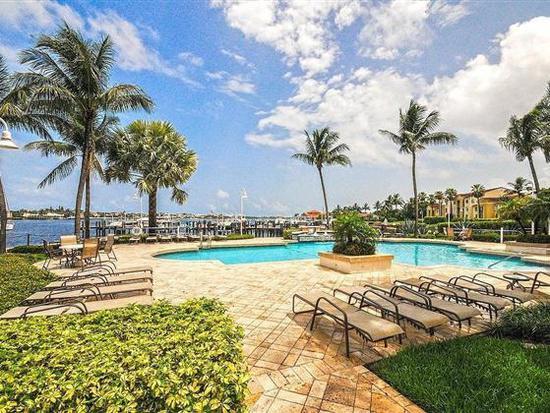 123 Yacht Club #207, Hypoluxo FL 33462