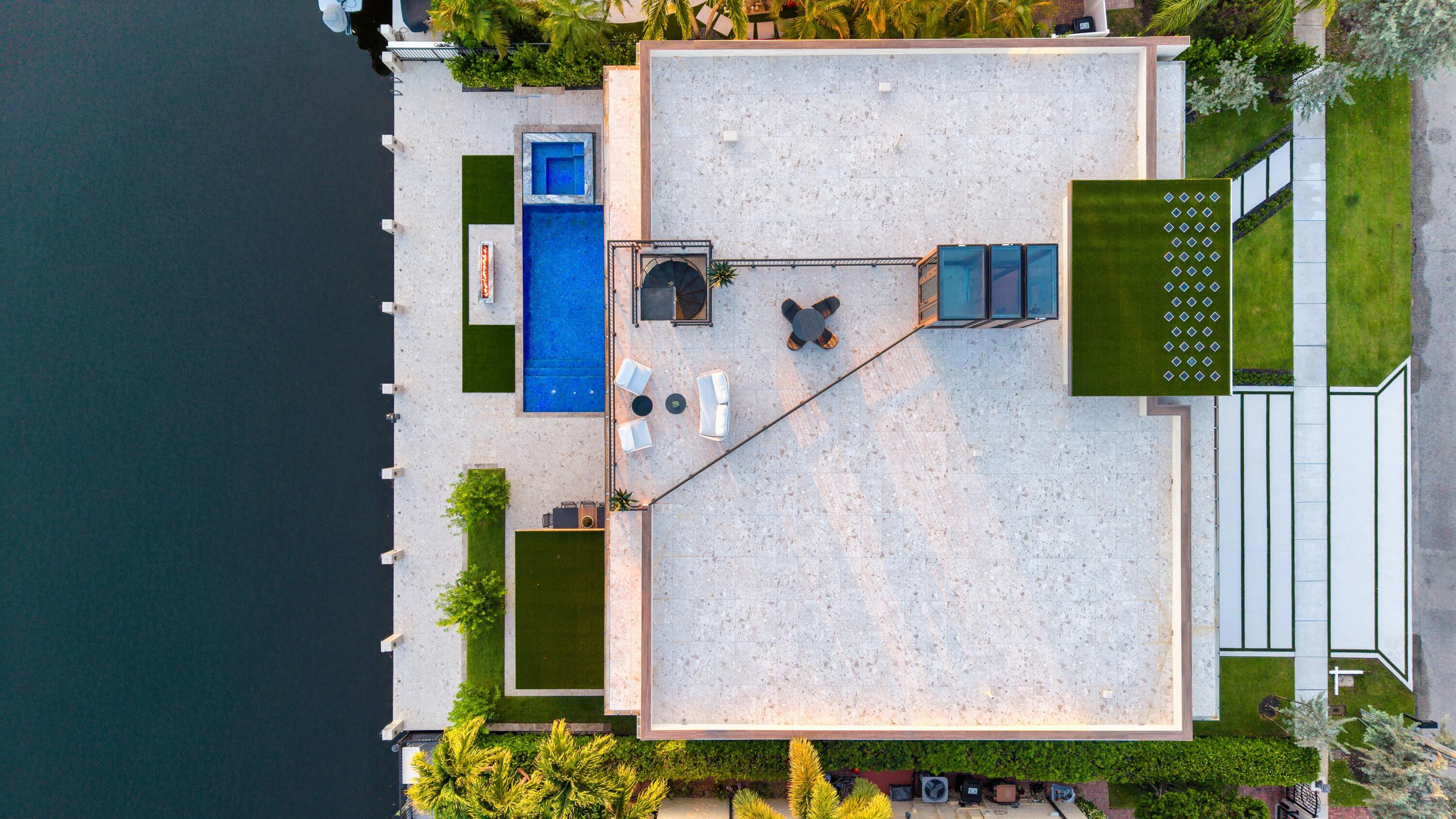 2441 NE 48th, Lighthouse Point FL 33064