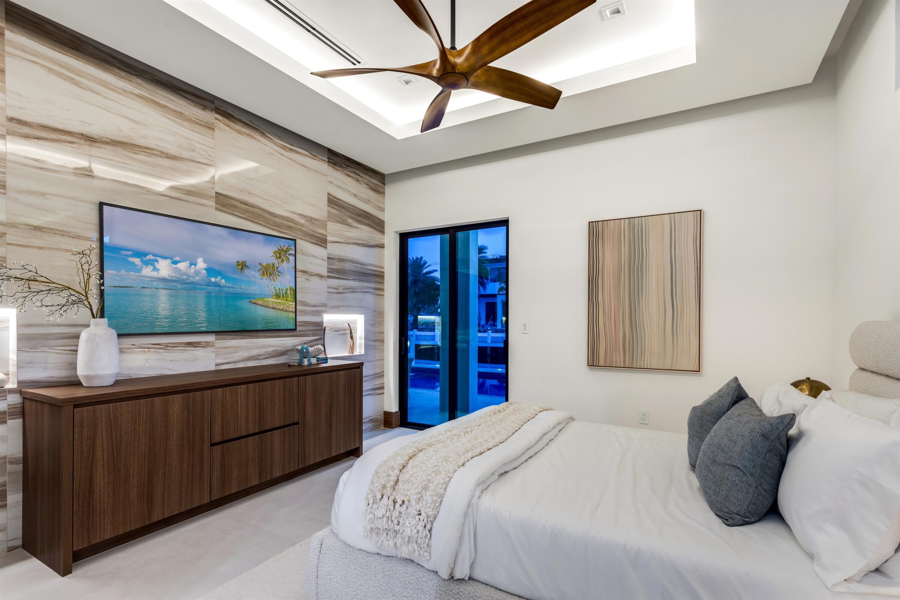 2441 NE 48th, Lighthouse Point FL 33064
