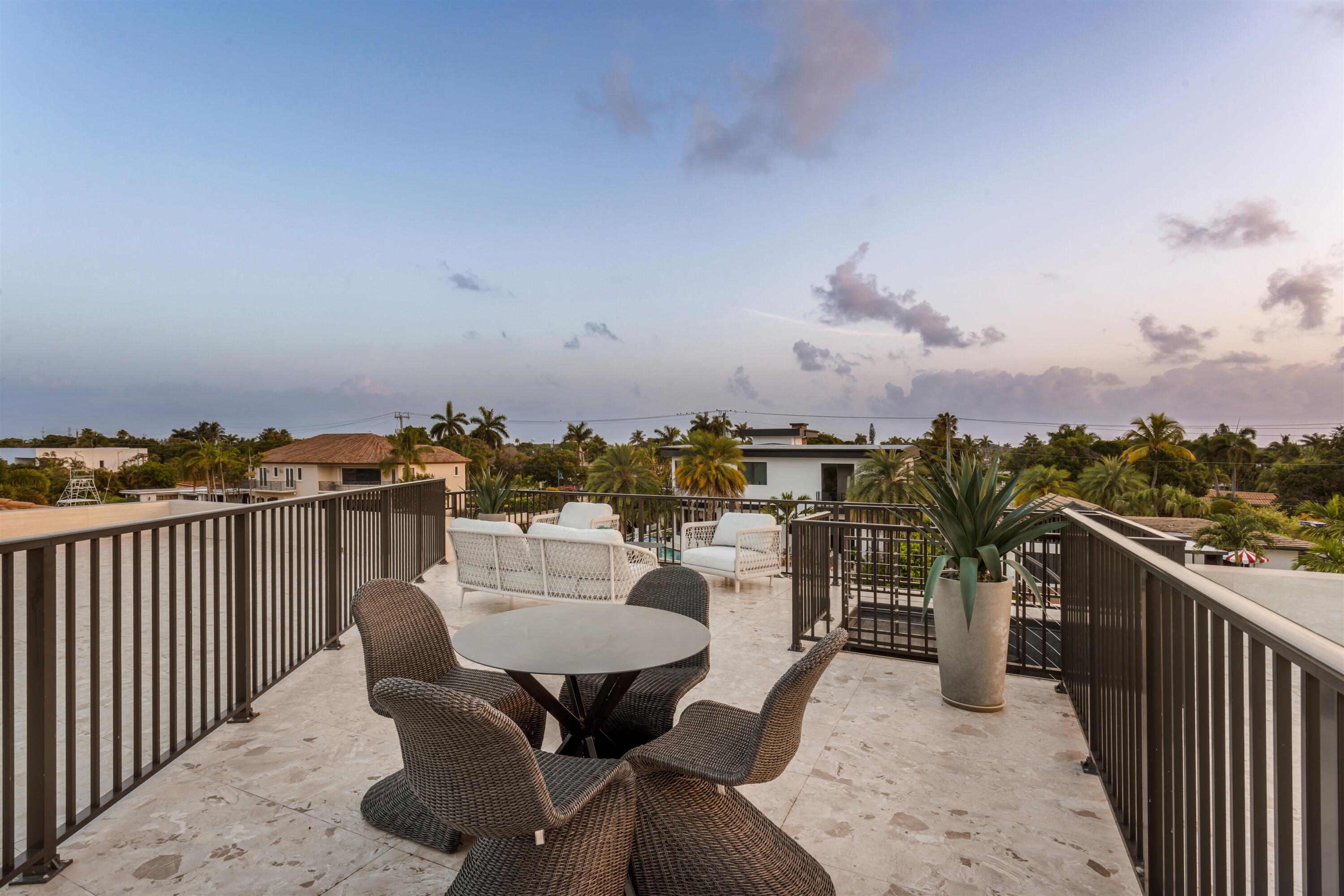 2441 NE 48th, Lighthouse Point FL 33064