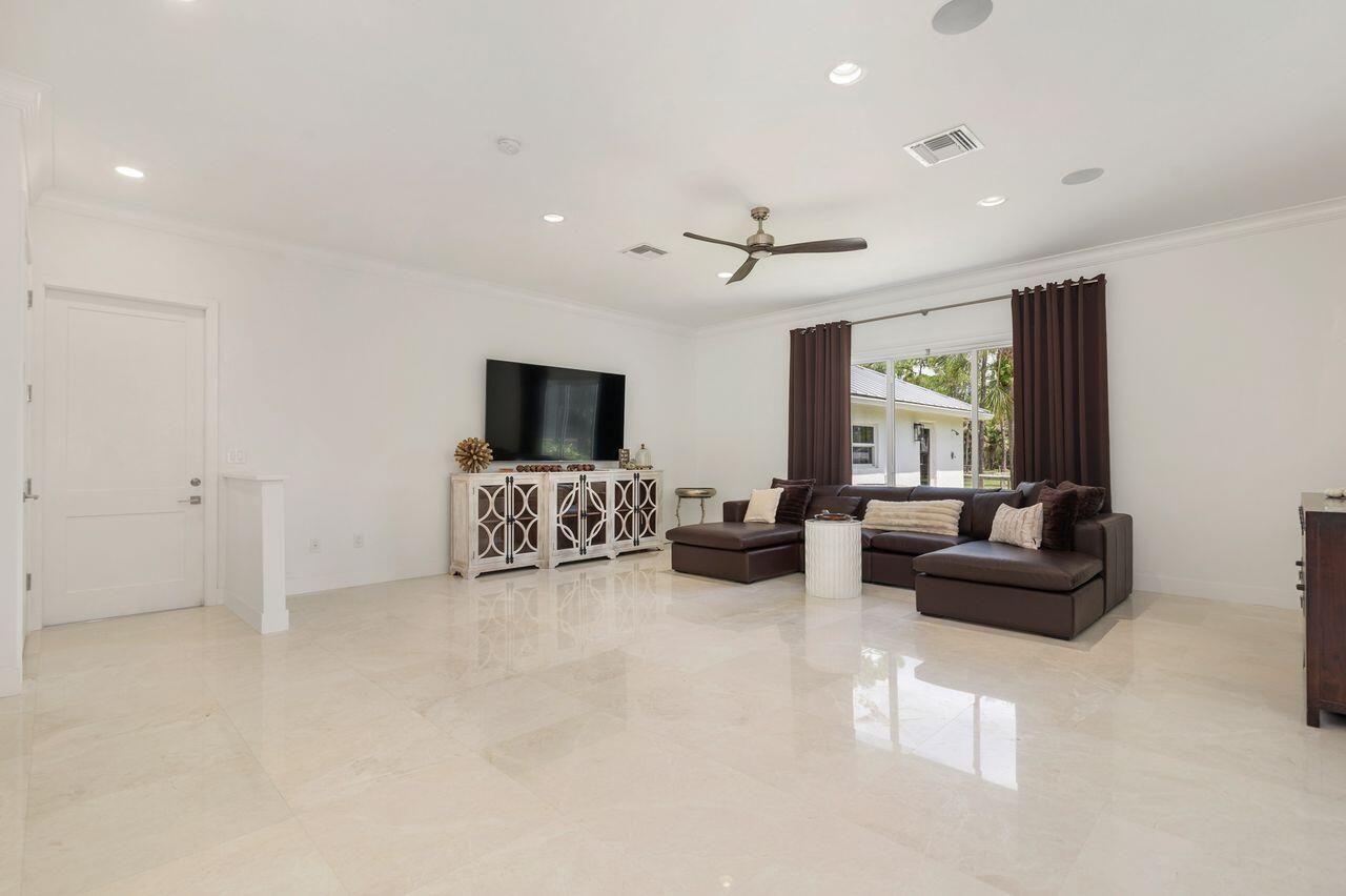 14819 Broken Arrow, Palm Beach Gardens FL 33418
