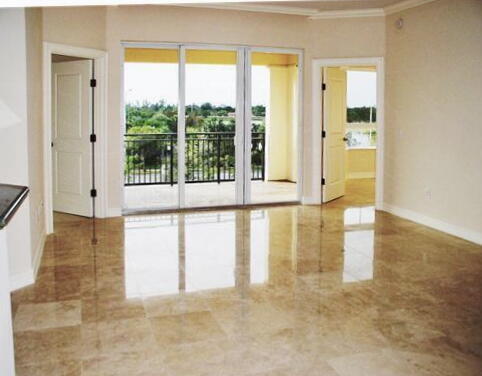 16100 Emerald Estates #389, Weston FL 33331